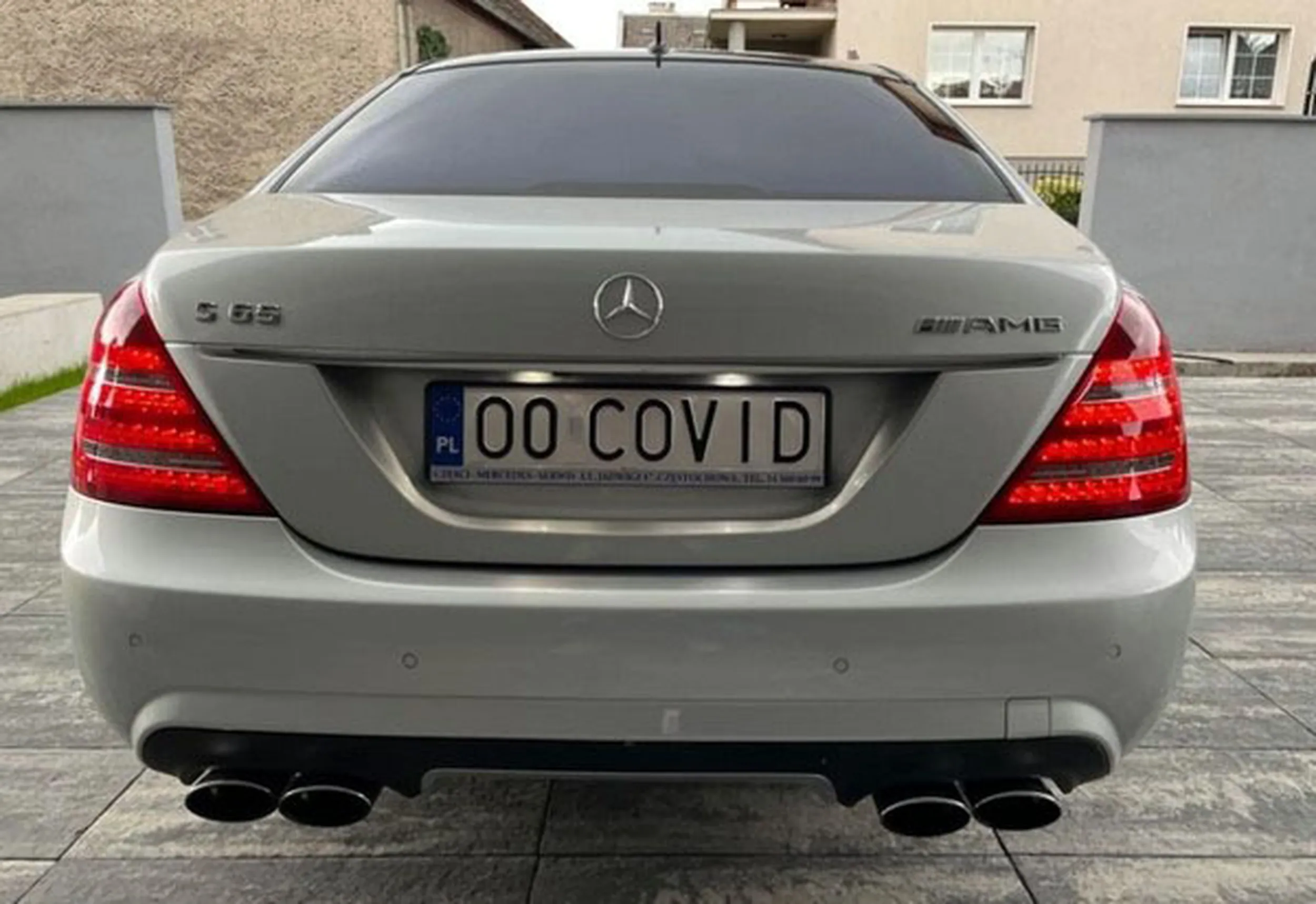 Fajny numer, blacha O0 COVID