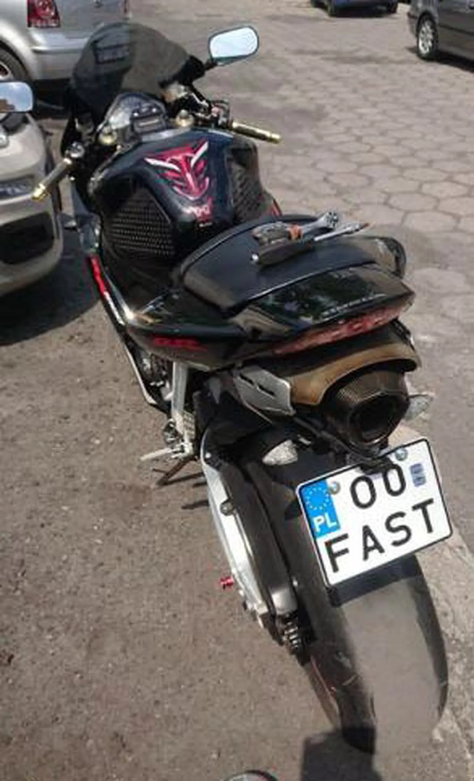 Fajny numer, blacha O0 FAST