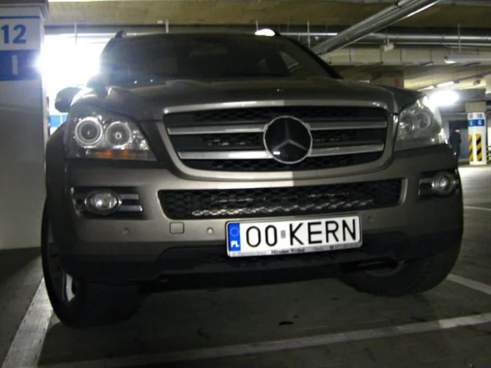 Fajny numer, blacha O0 KERN