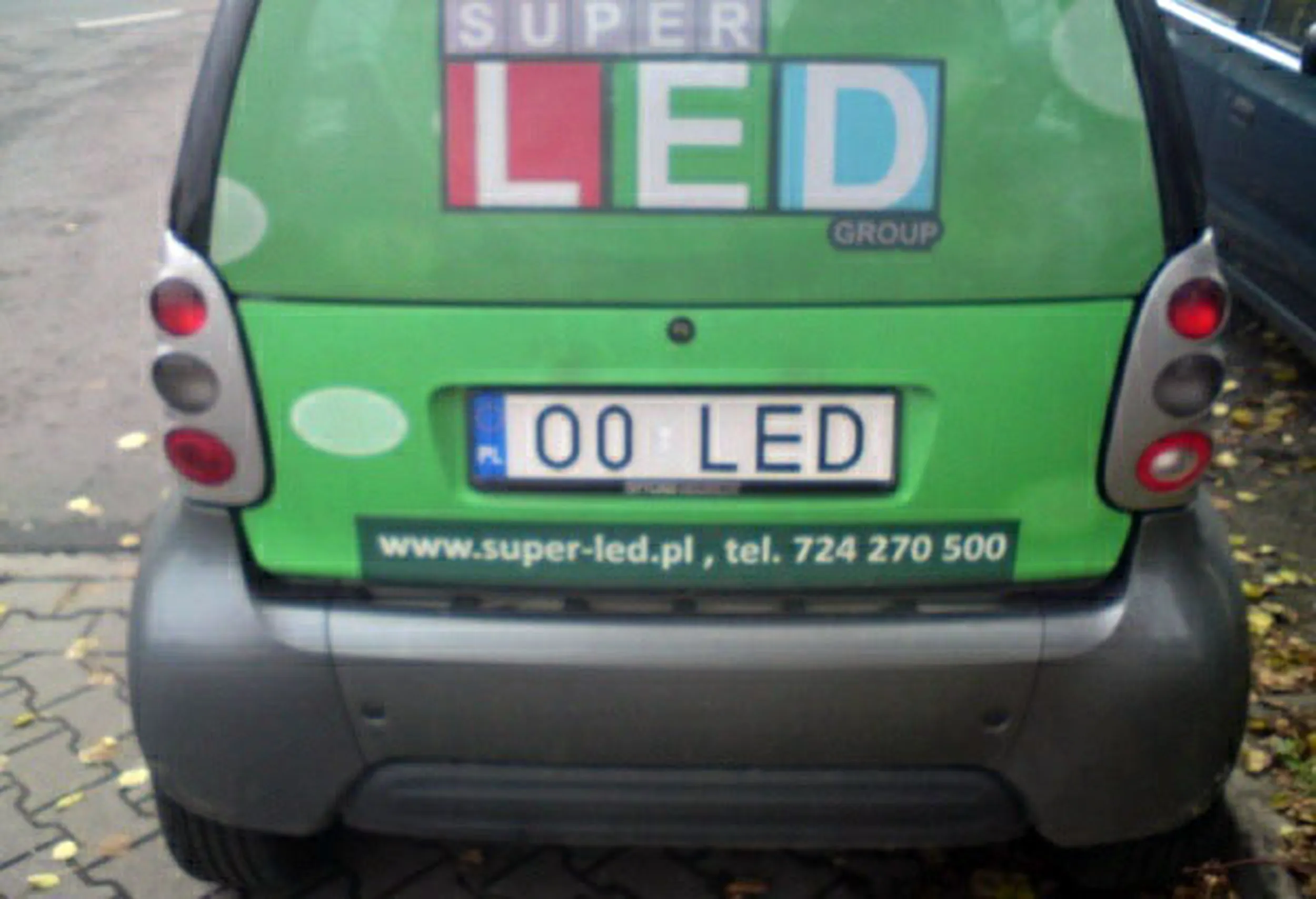 Fajny numer, blacha O0 LED