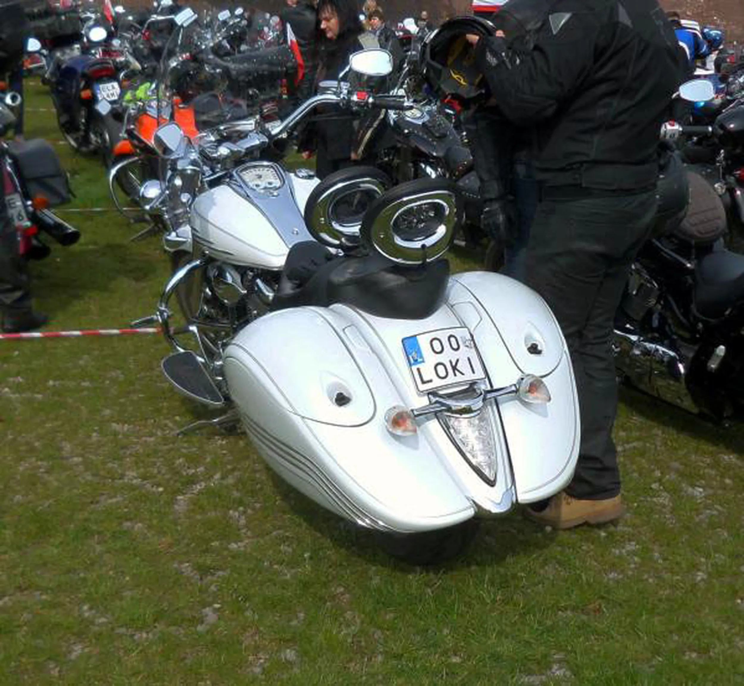 Fajny numer, blacha O0 LOKI