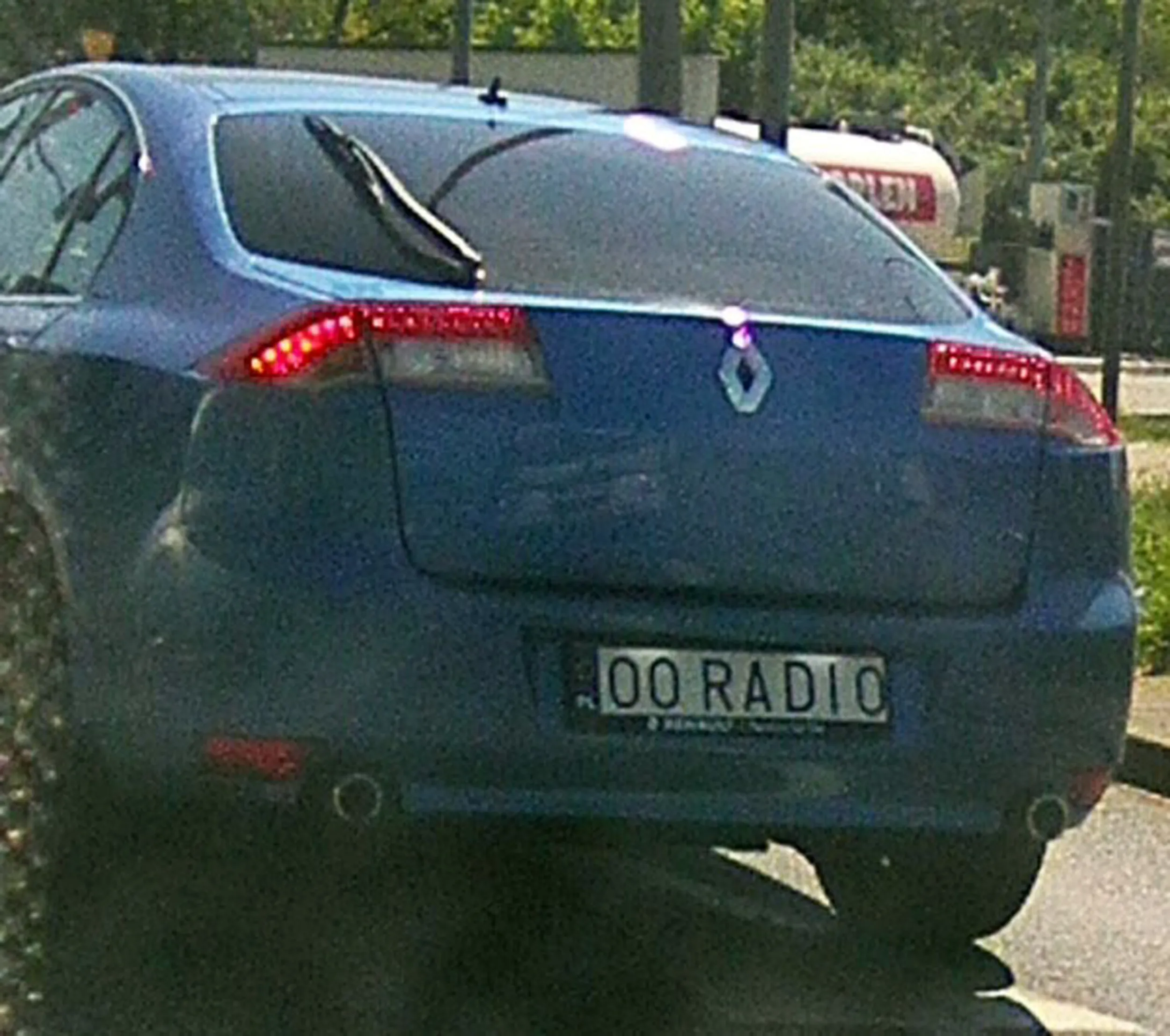 Fajny numer, blacha O0 RADI0