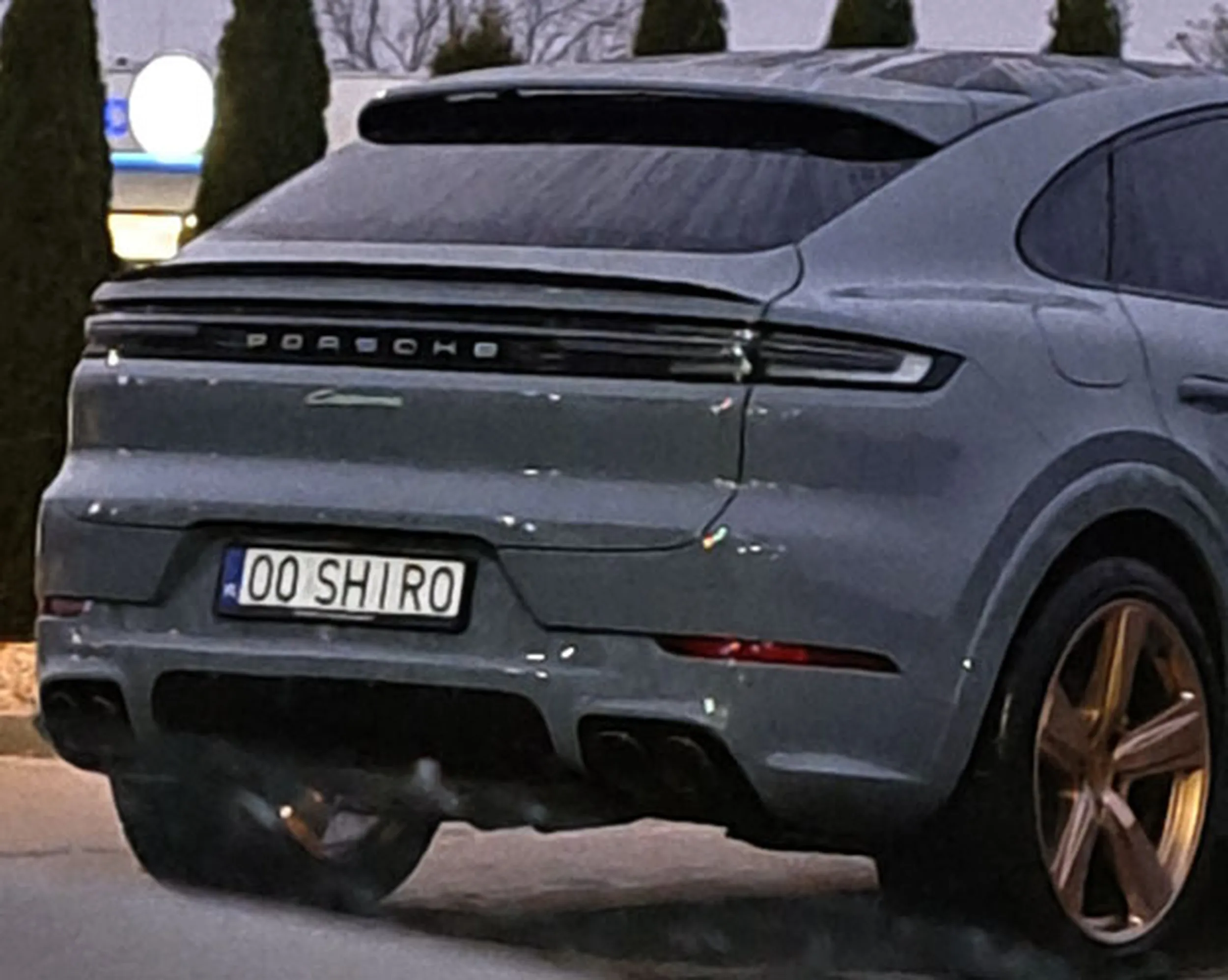 Fajny numer, blacha O0 SHIRO