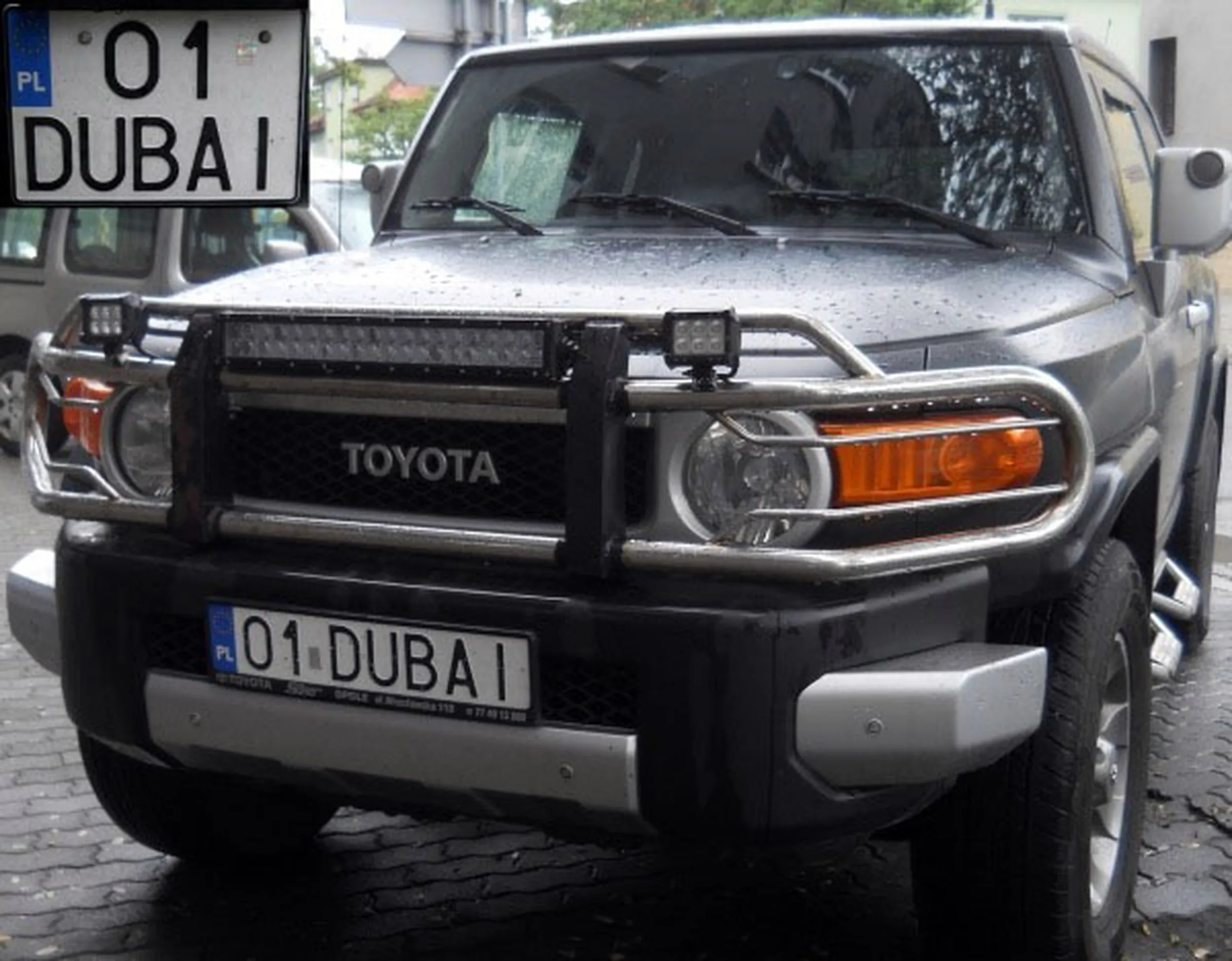 Fajny numer, blacha O1 DUBAI