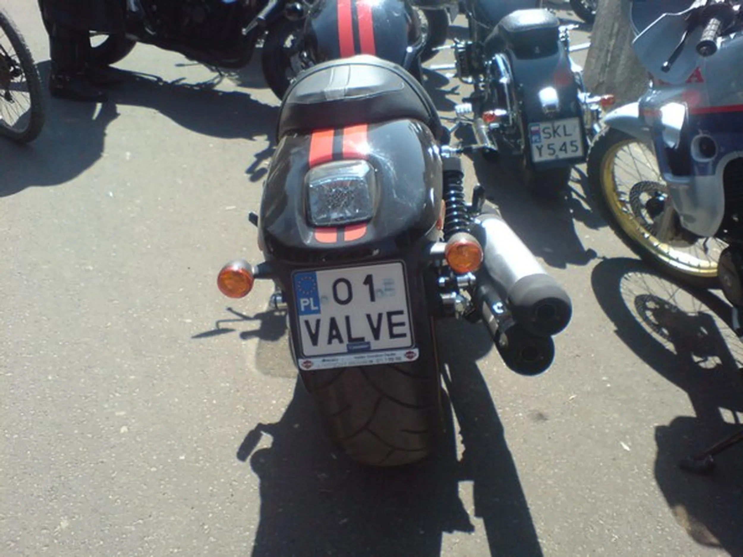 Fajny numer, blacha O1 VALVE