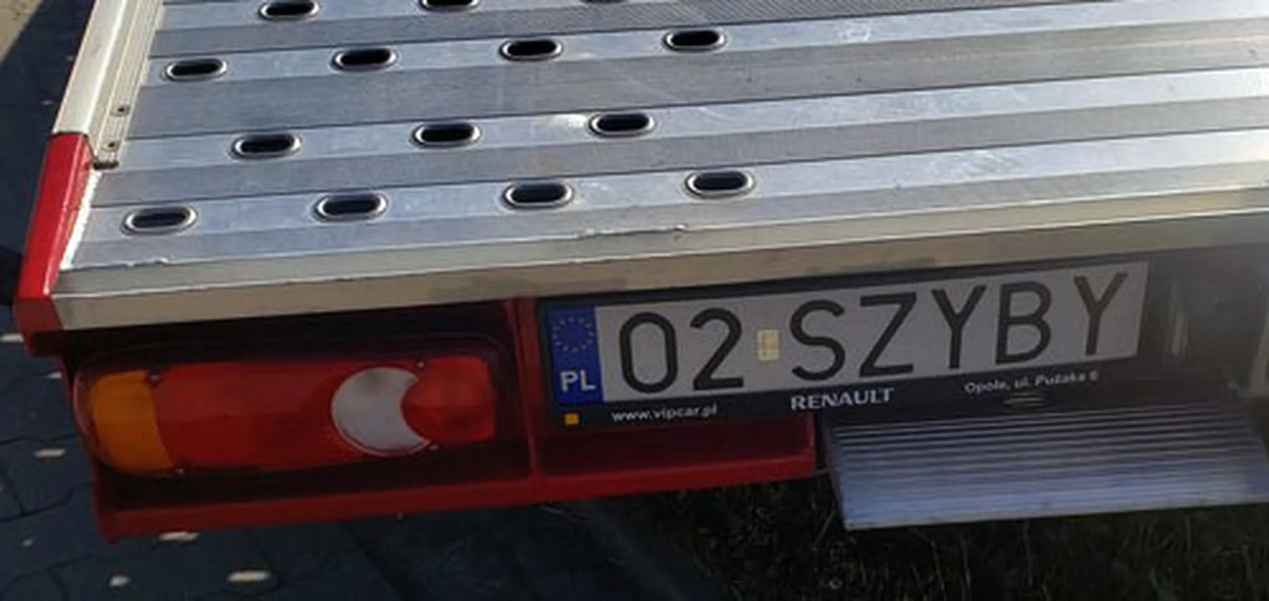 Fajny numer, blacha O2 SZYBY