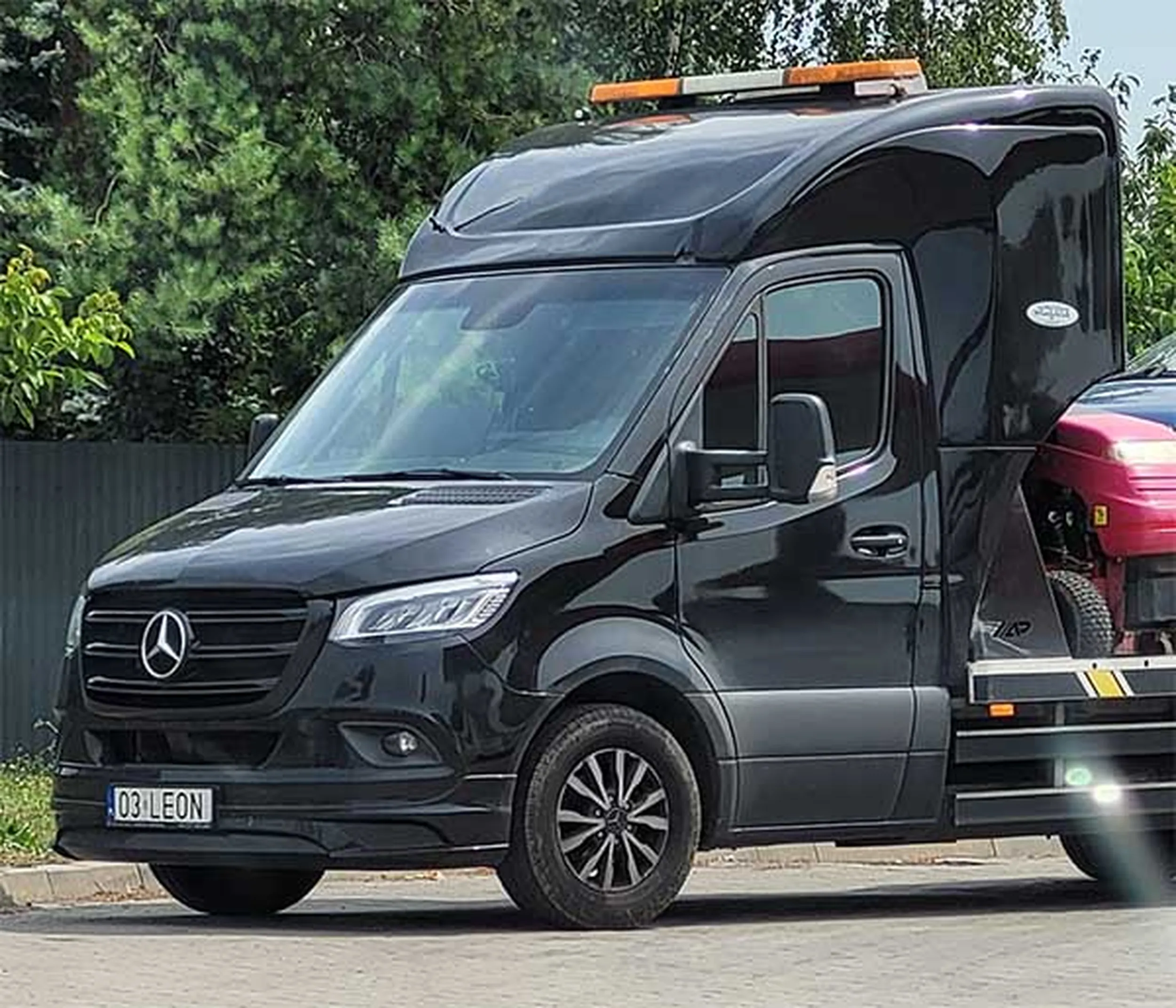 Fajny numer, blacha O3 LEON