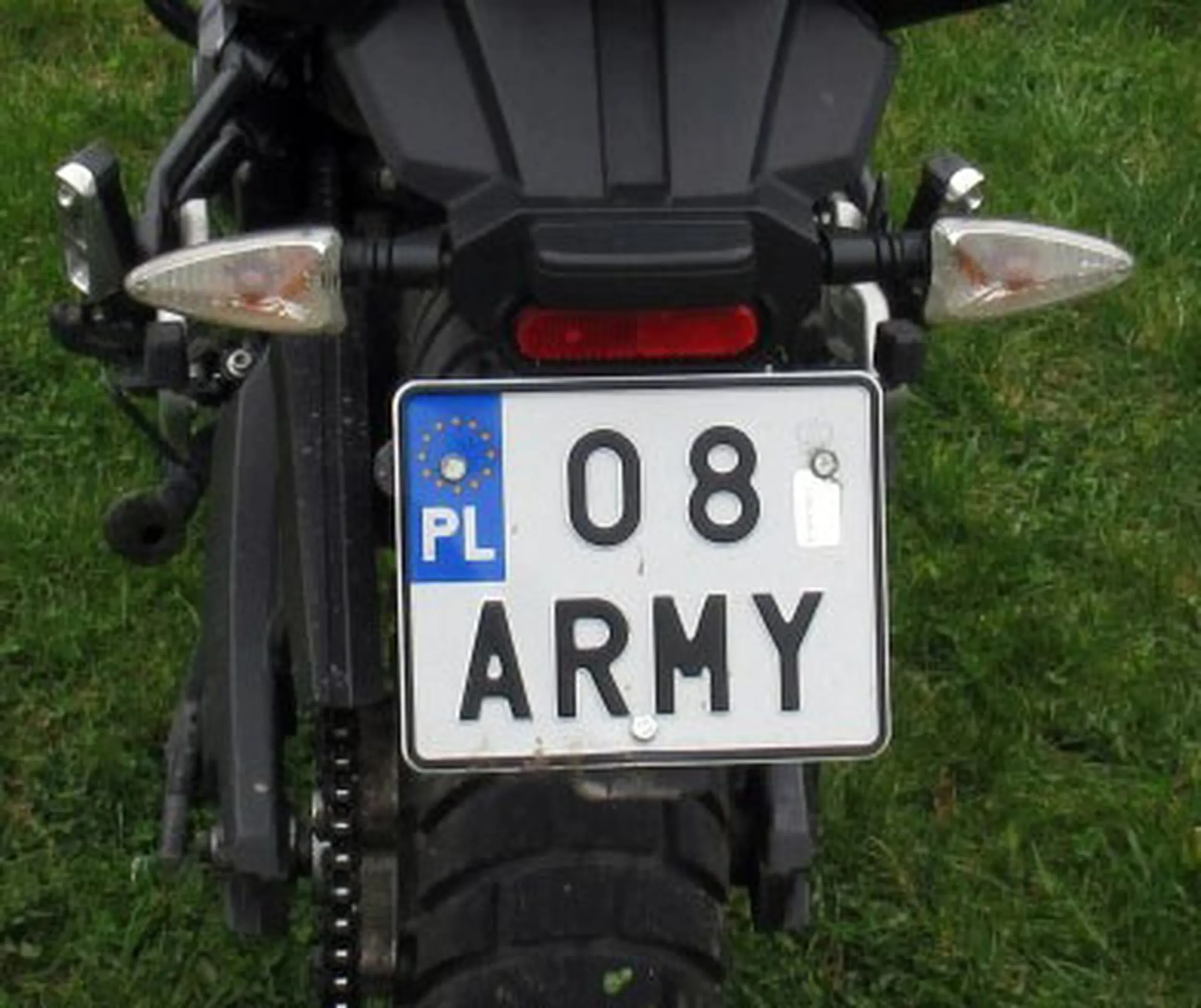 Fajny numer, blacha O8 ARMY