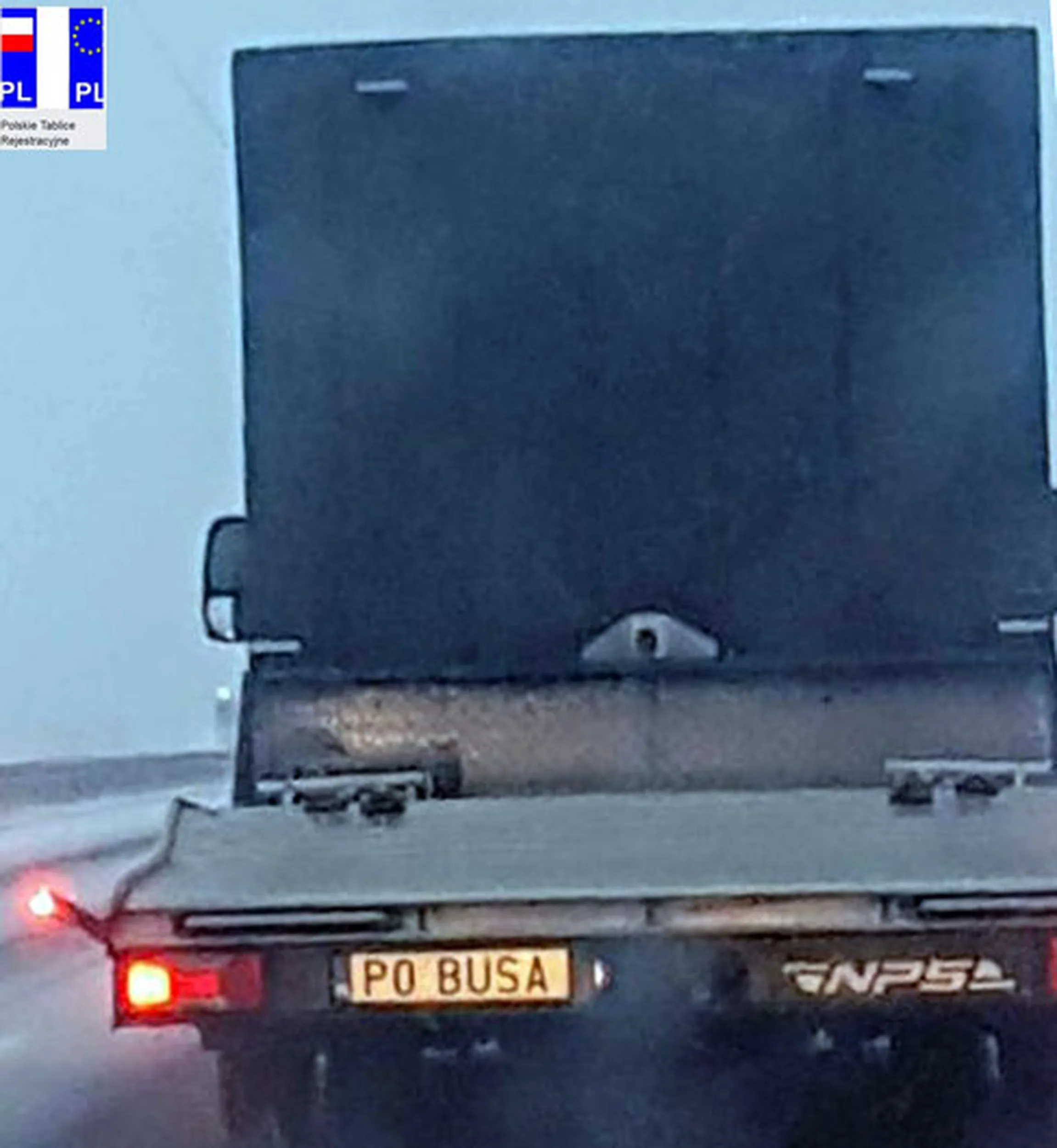 Fajny numer, blacha P0 BUSA