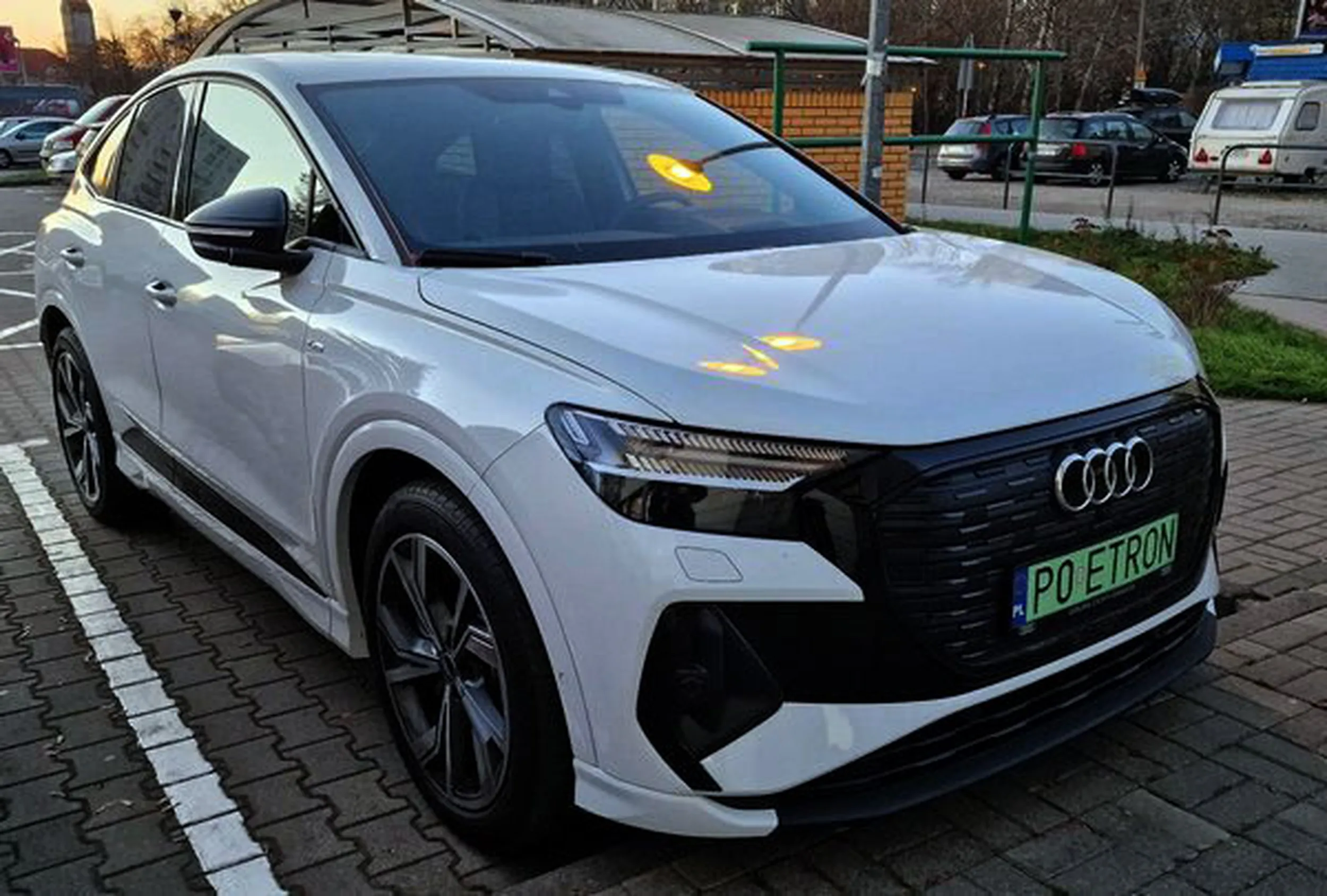 Fajny numer, blacha P0 ETRON