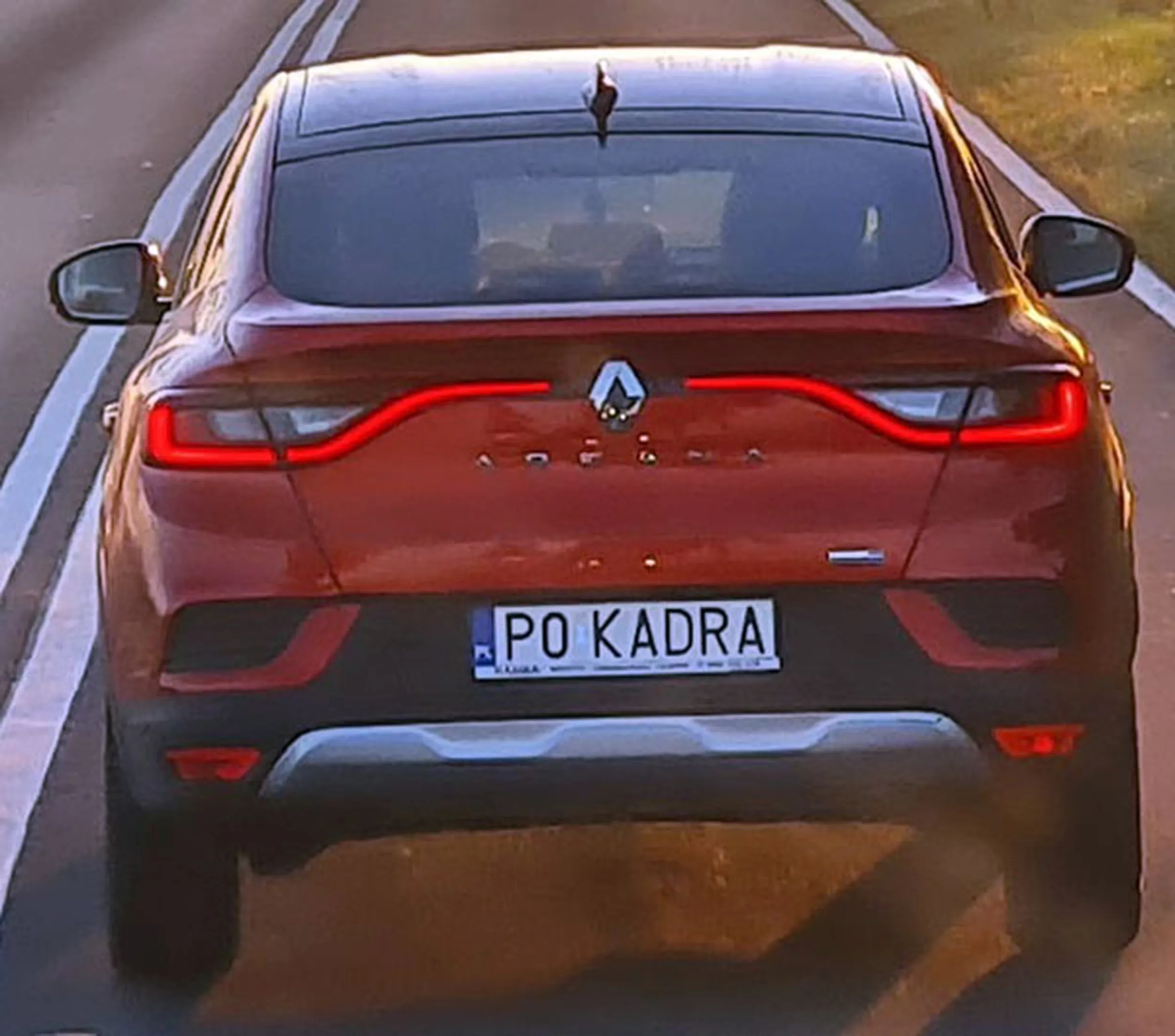 Fajny numer, blacha P0 KADRA