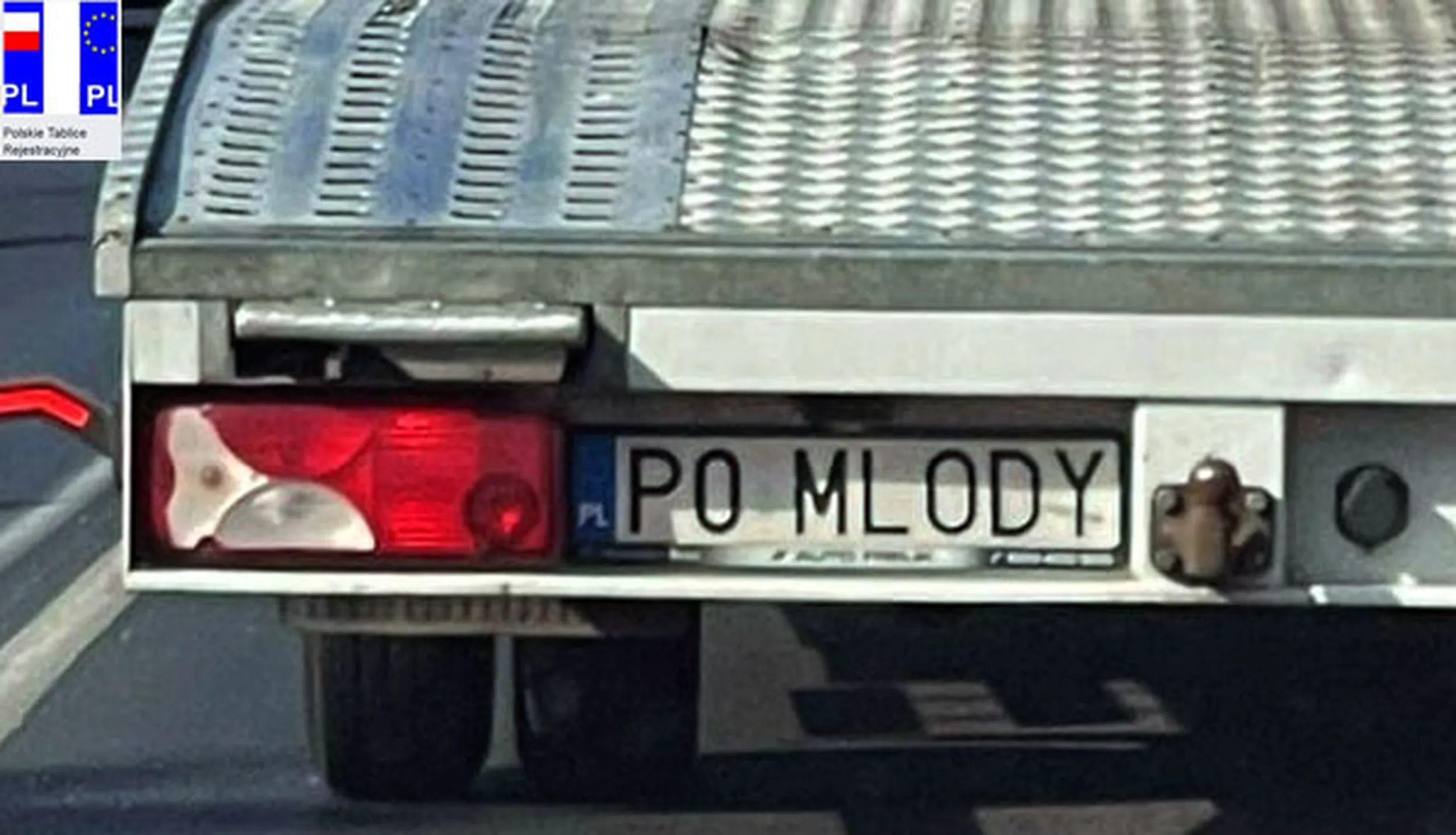 Fajny numer, blacha P0 MLODY