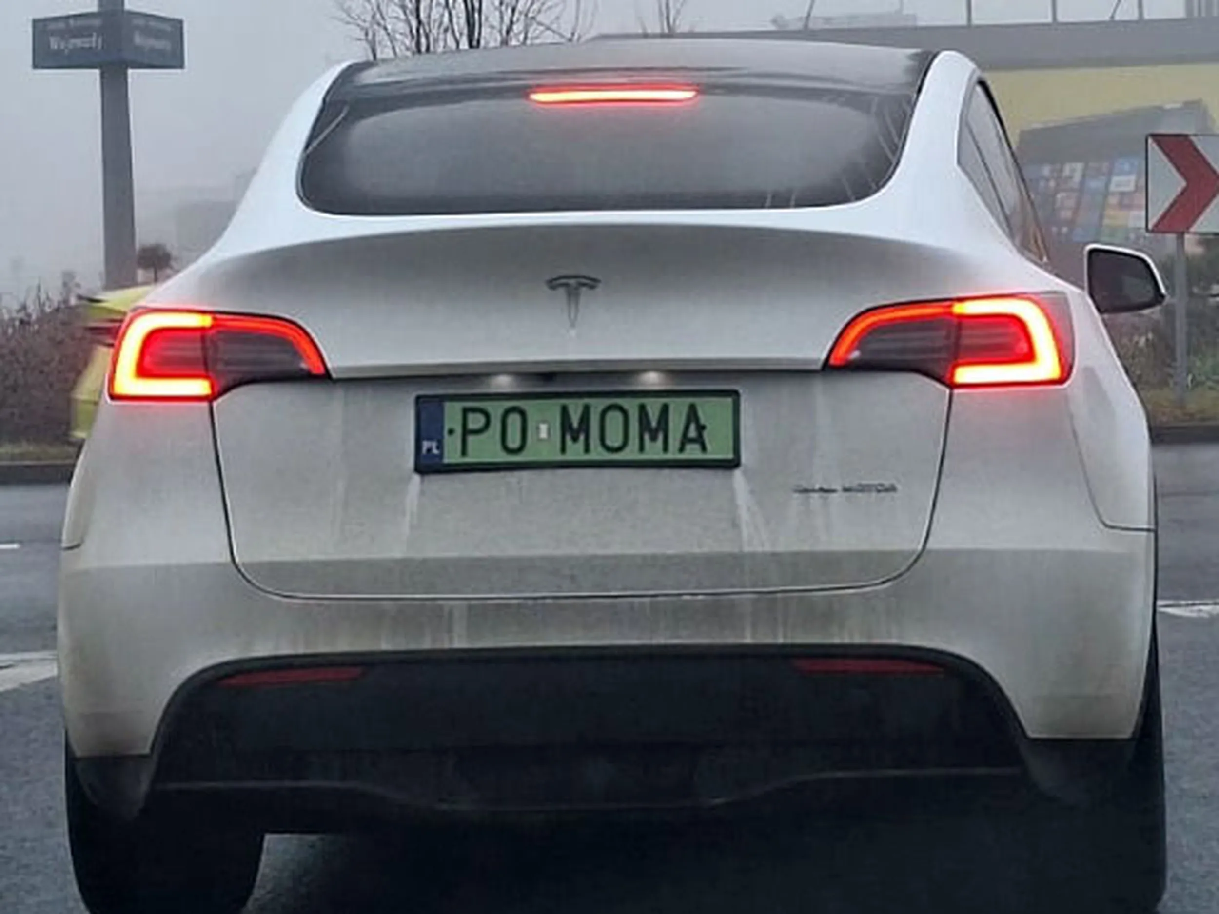 Fajny numer, blacha P0 MOMA