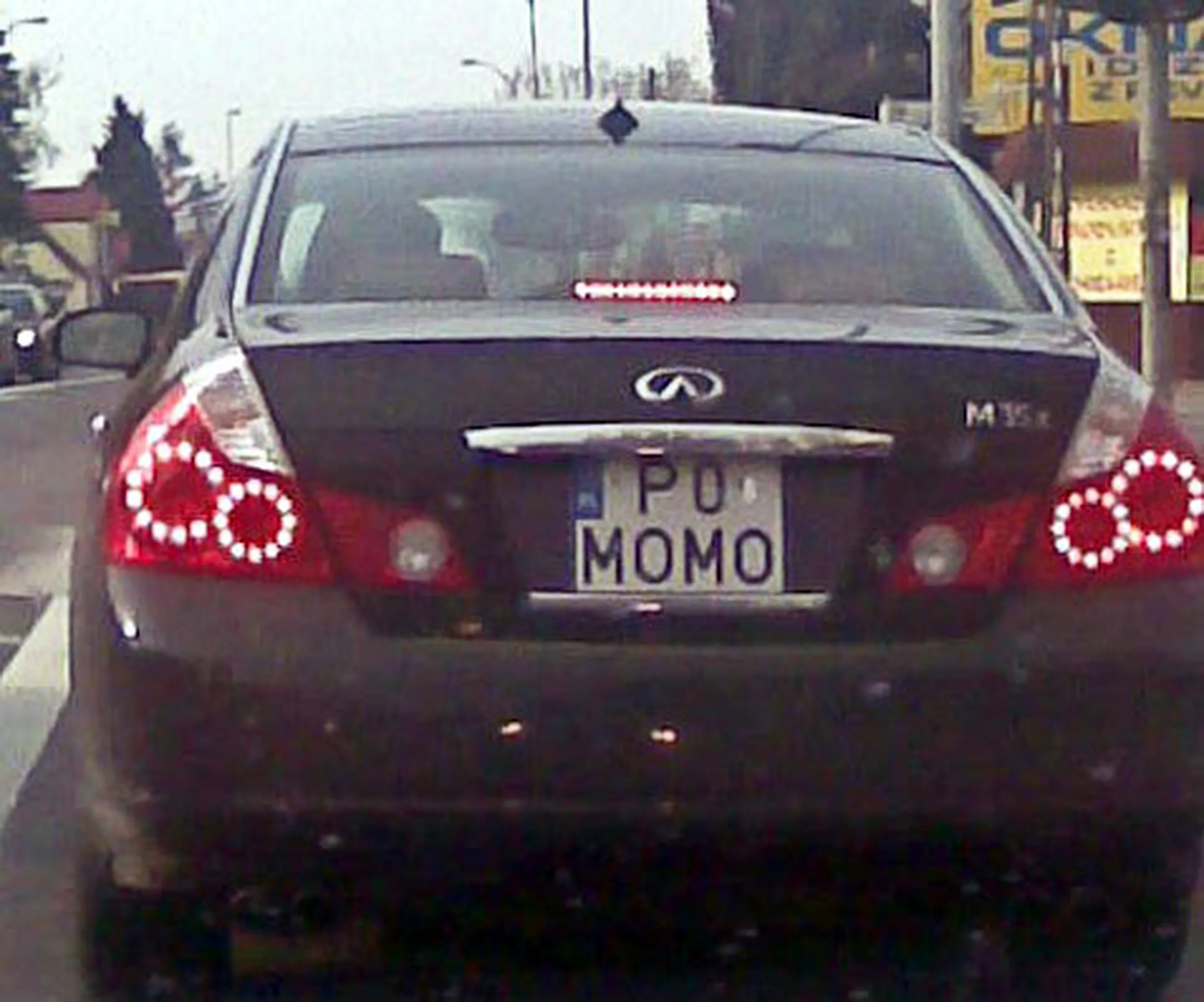 Fajny numer, blacha P0 MOMO