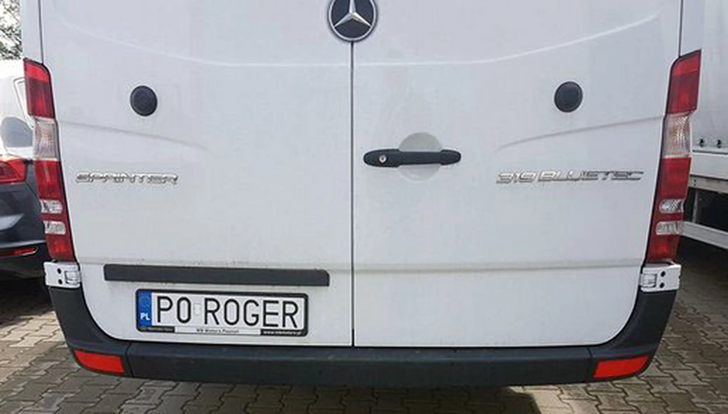 Fajny numer, blacha P0 ROGER