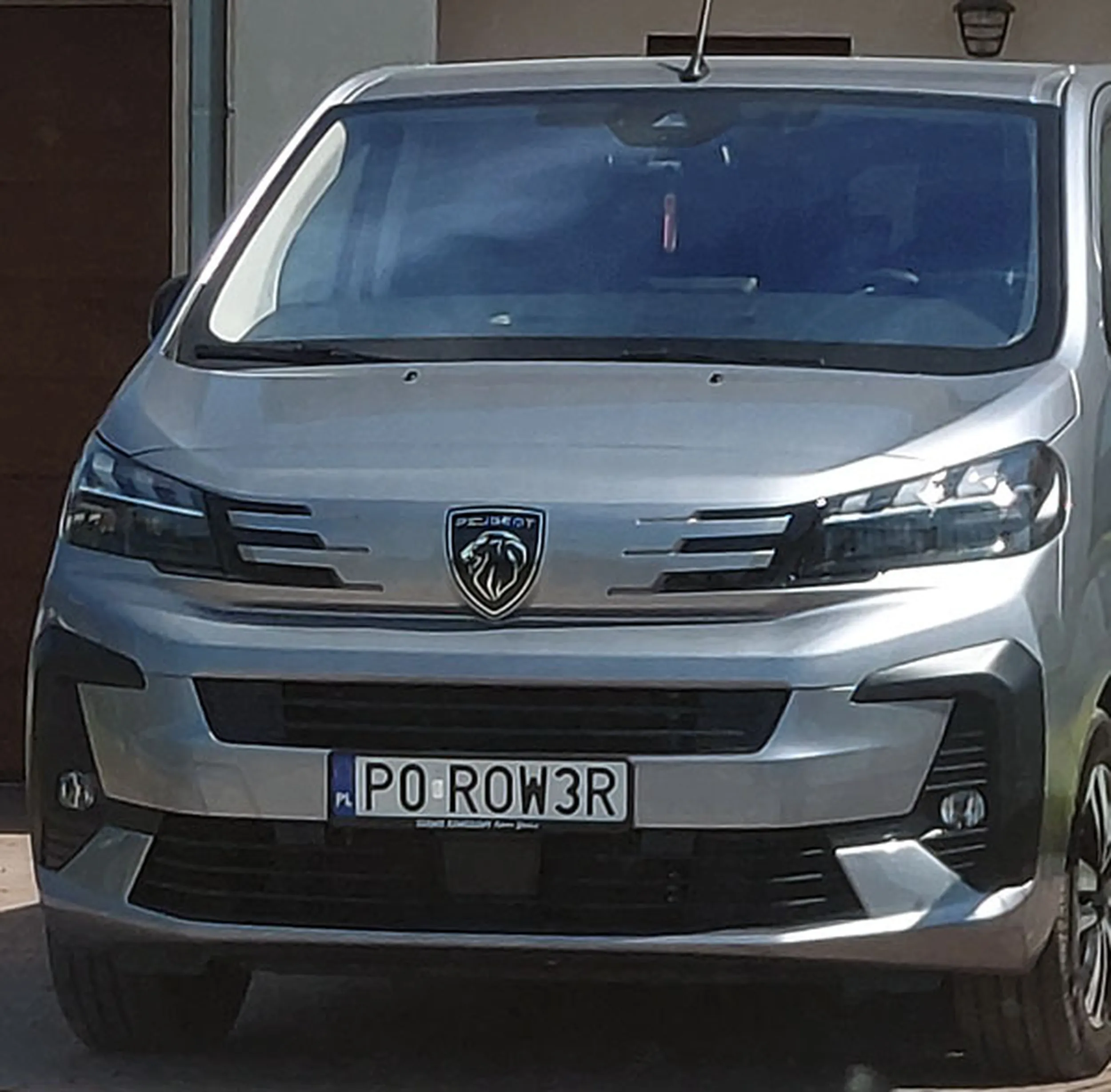 Fajny numer, blacha P0 ROW3R