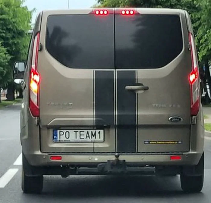 Fajny numer, blacha P0 TEAM1