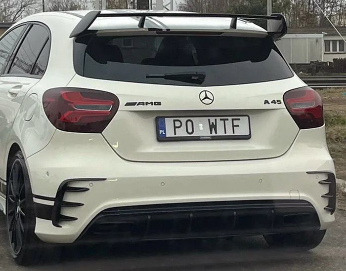 Fajny numer, blacha P0 WTF