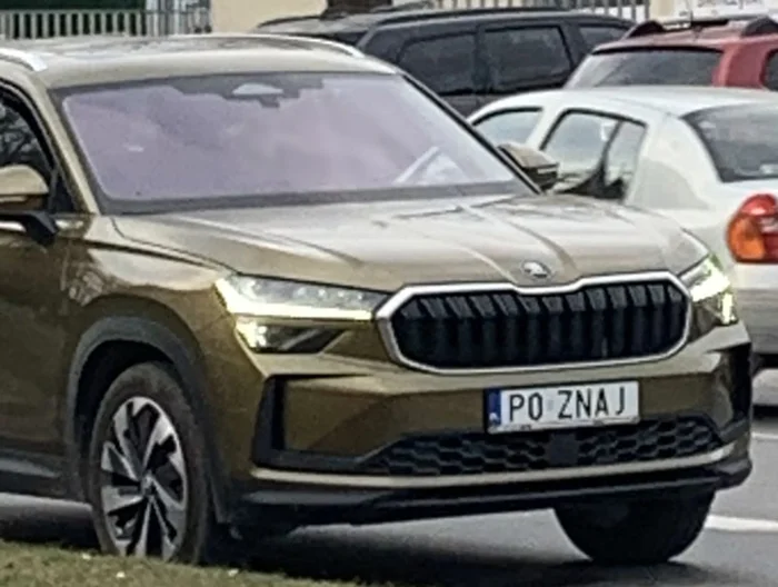 Fajny numer, blacha P0 ZNAJ