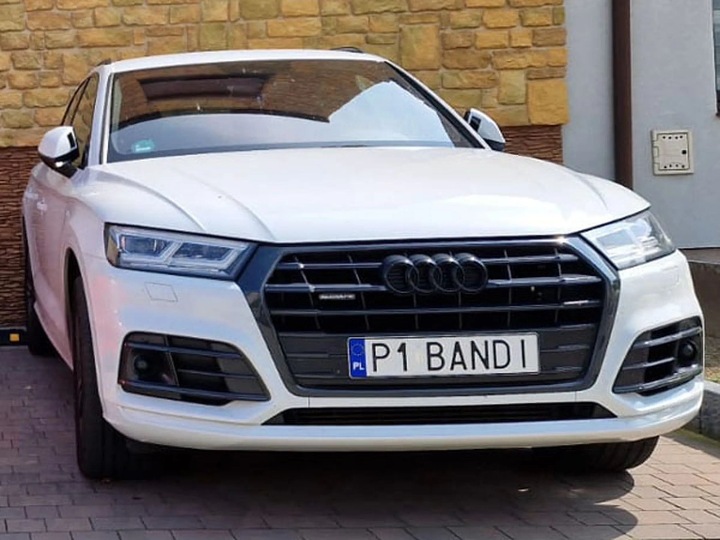 Fajny numer, blacha P1 BANDI