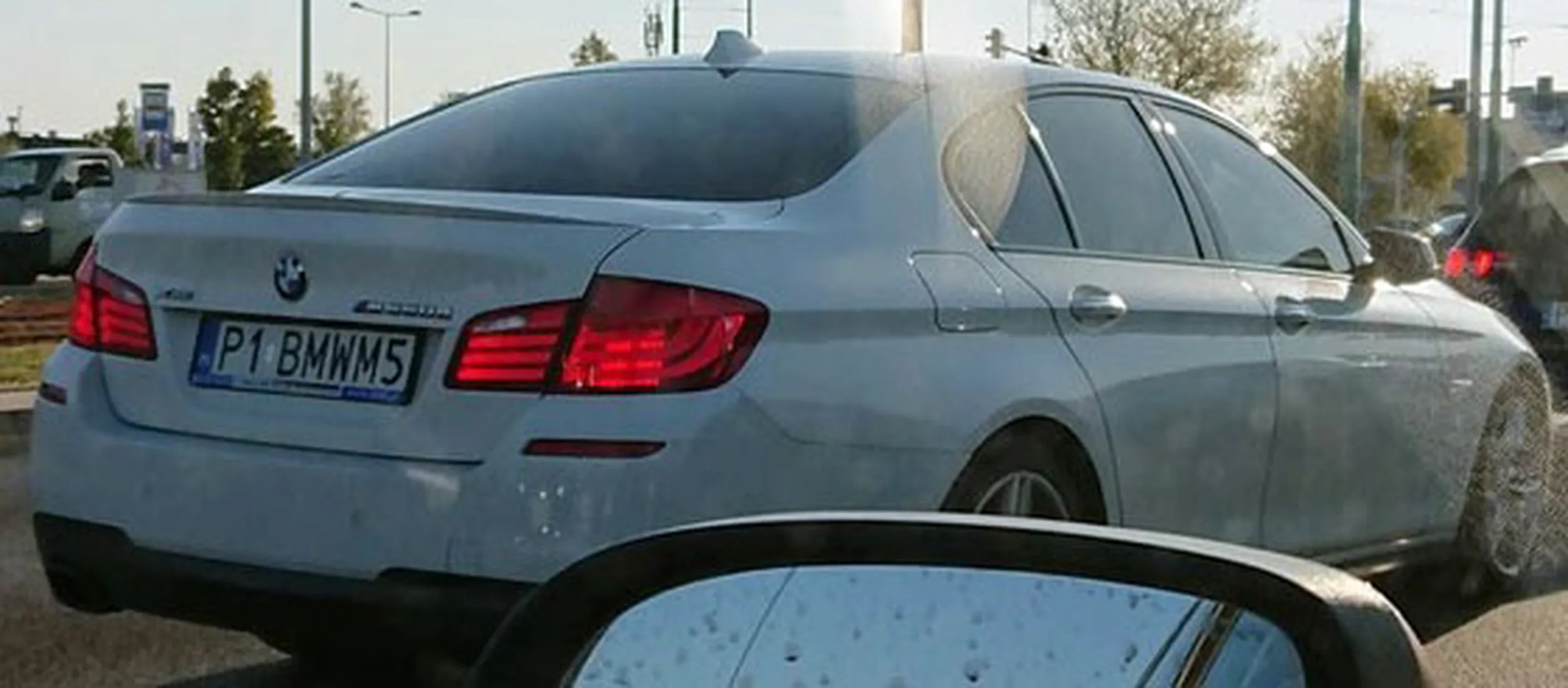 Fajny numer, blacha P1 BMWM5