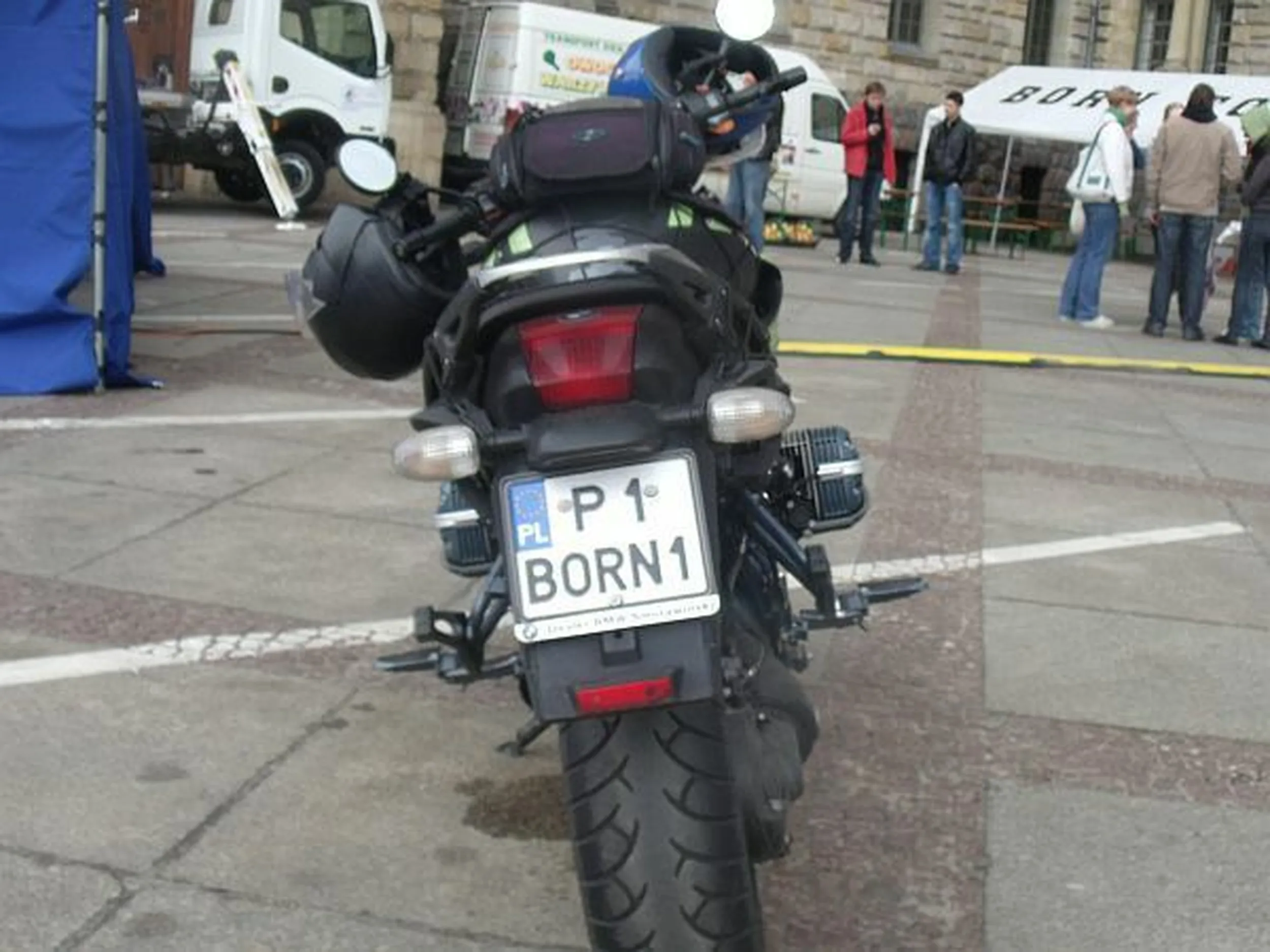 Fajny numer, blacha P1 BORN1