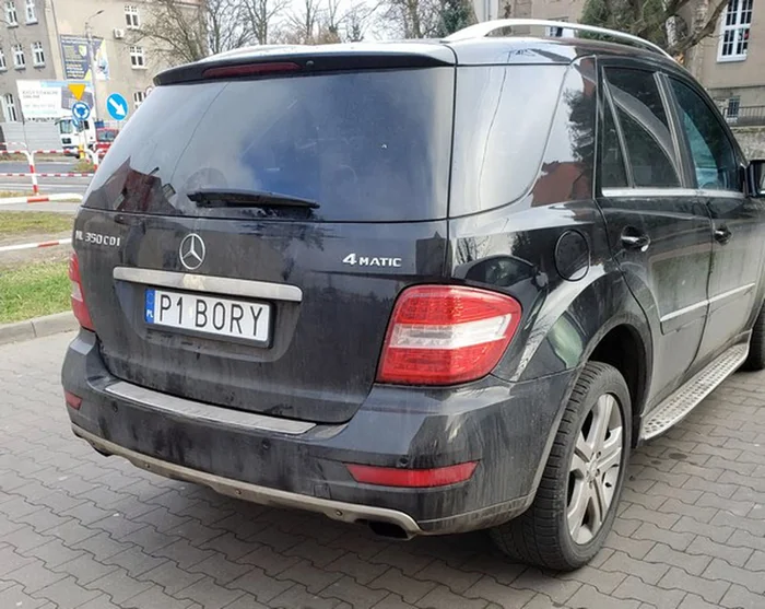 Fajny numer, blacha P1 BORY