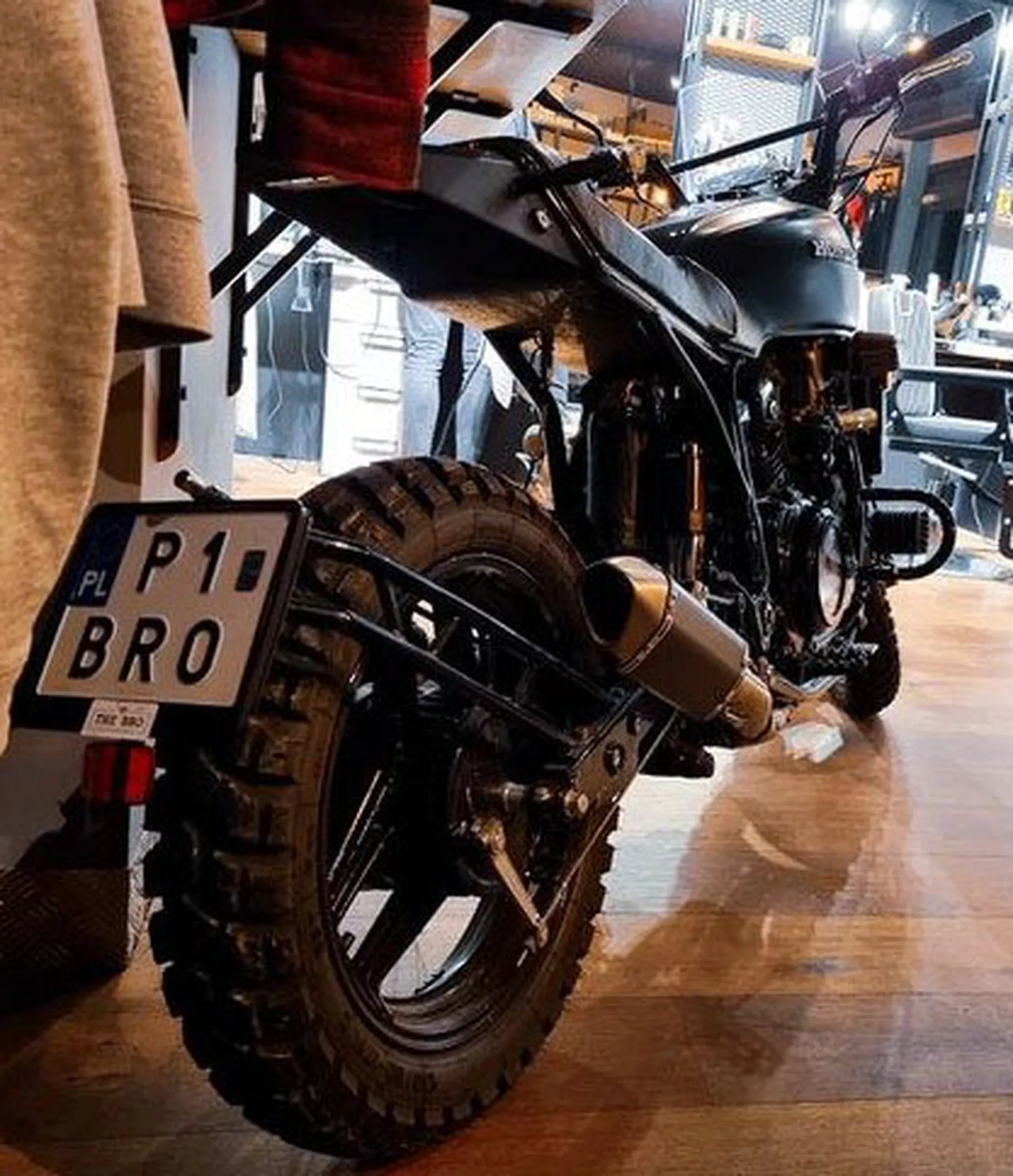 Fajny numer, blacha P1 BRO