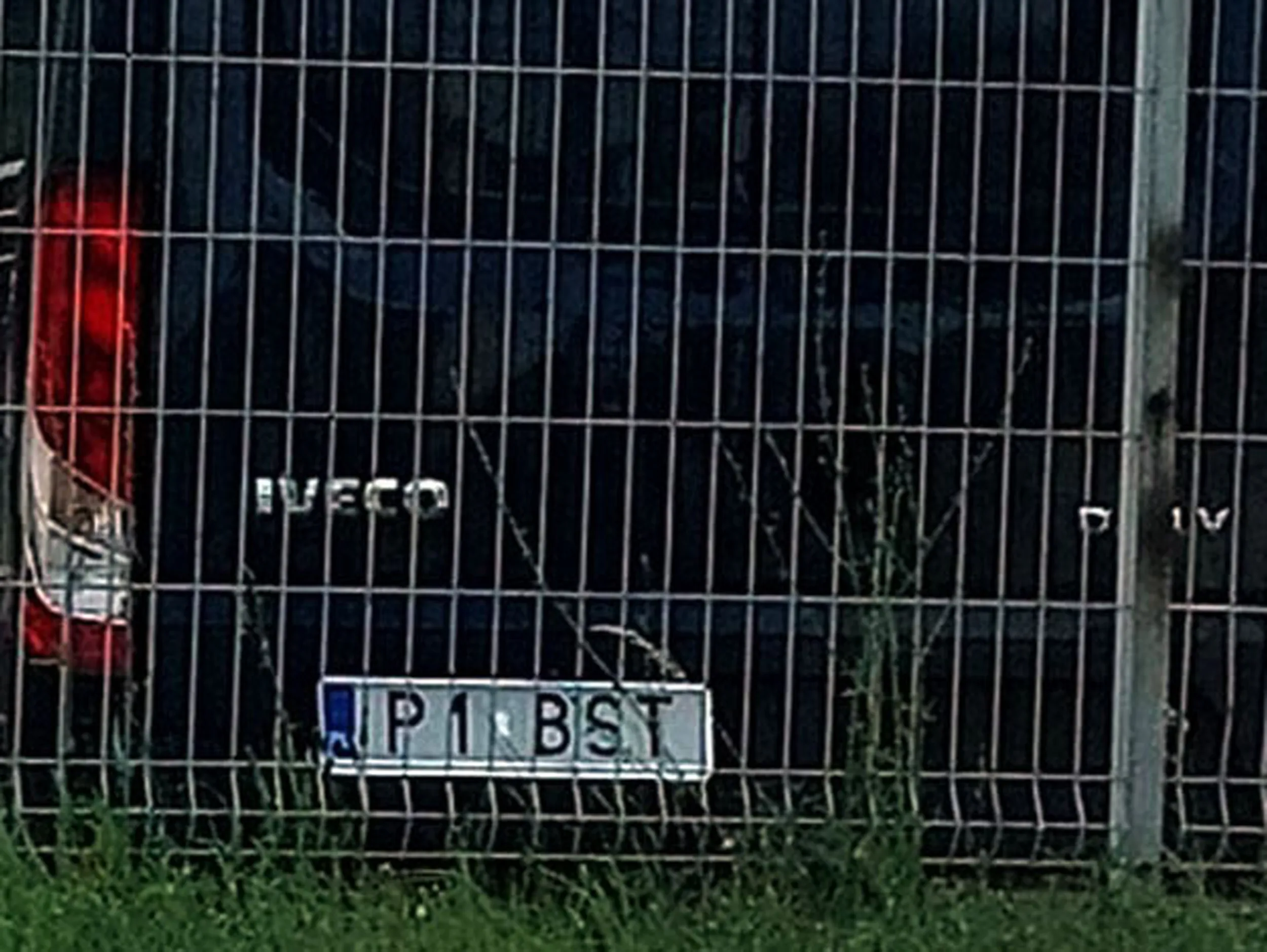 Fajny numer, blacha P1 BST