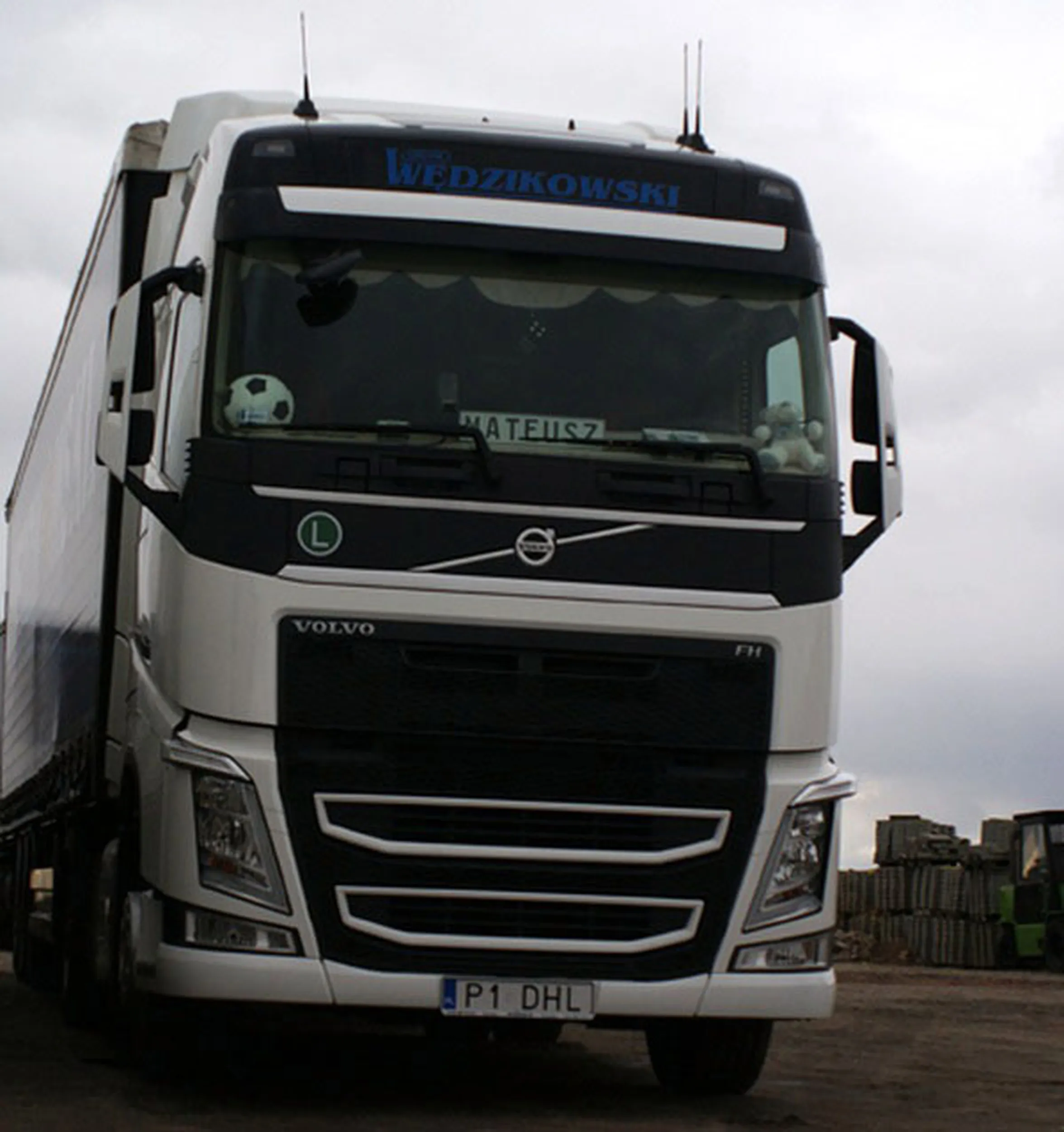 Fajny numer, blacha P1 DHL