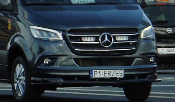 Fajny numer, blacha P1 ERZES