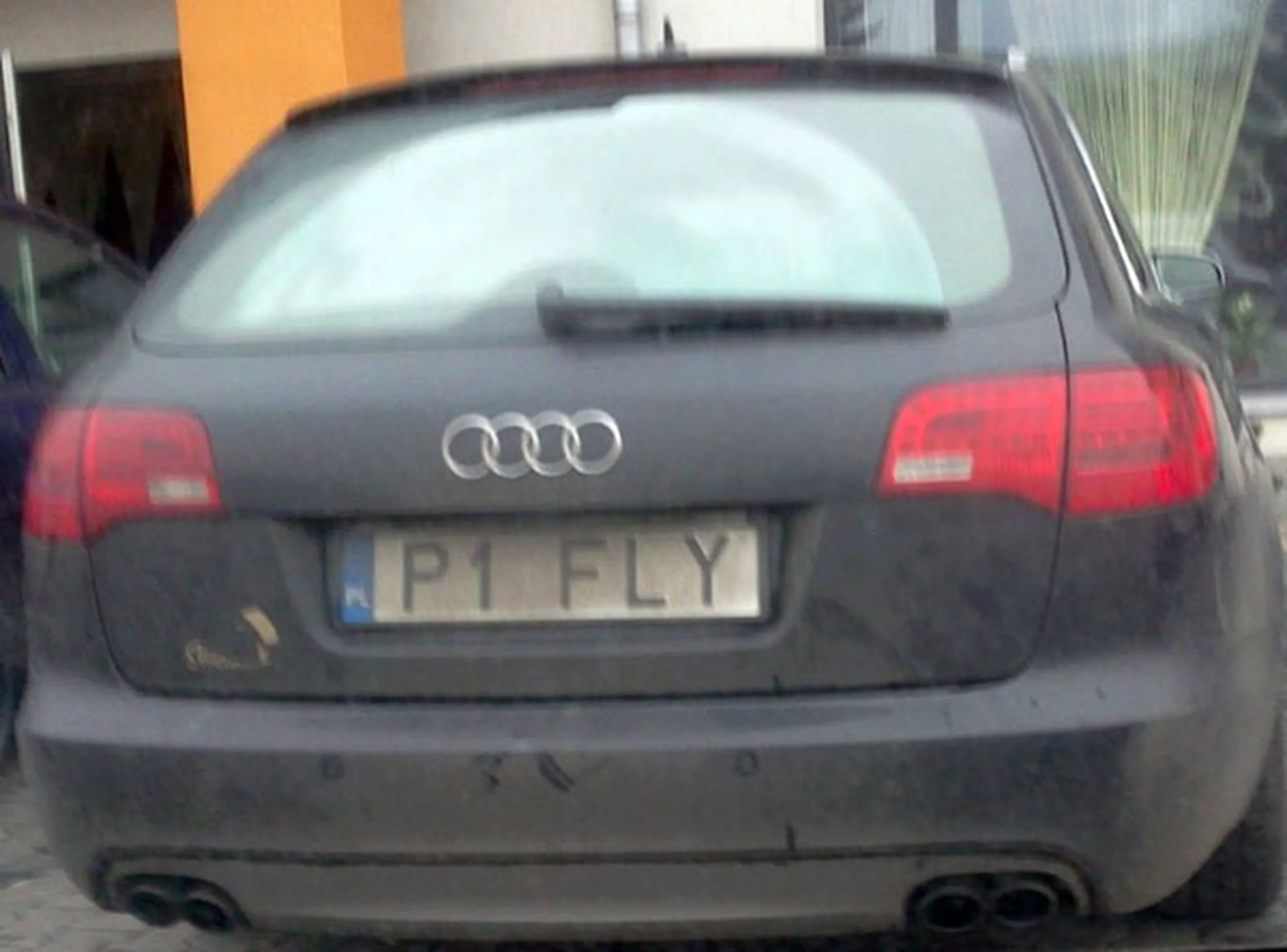 Fajny numer, blacha P1 FLY