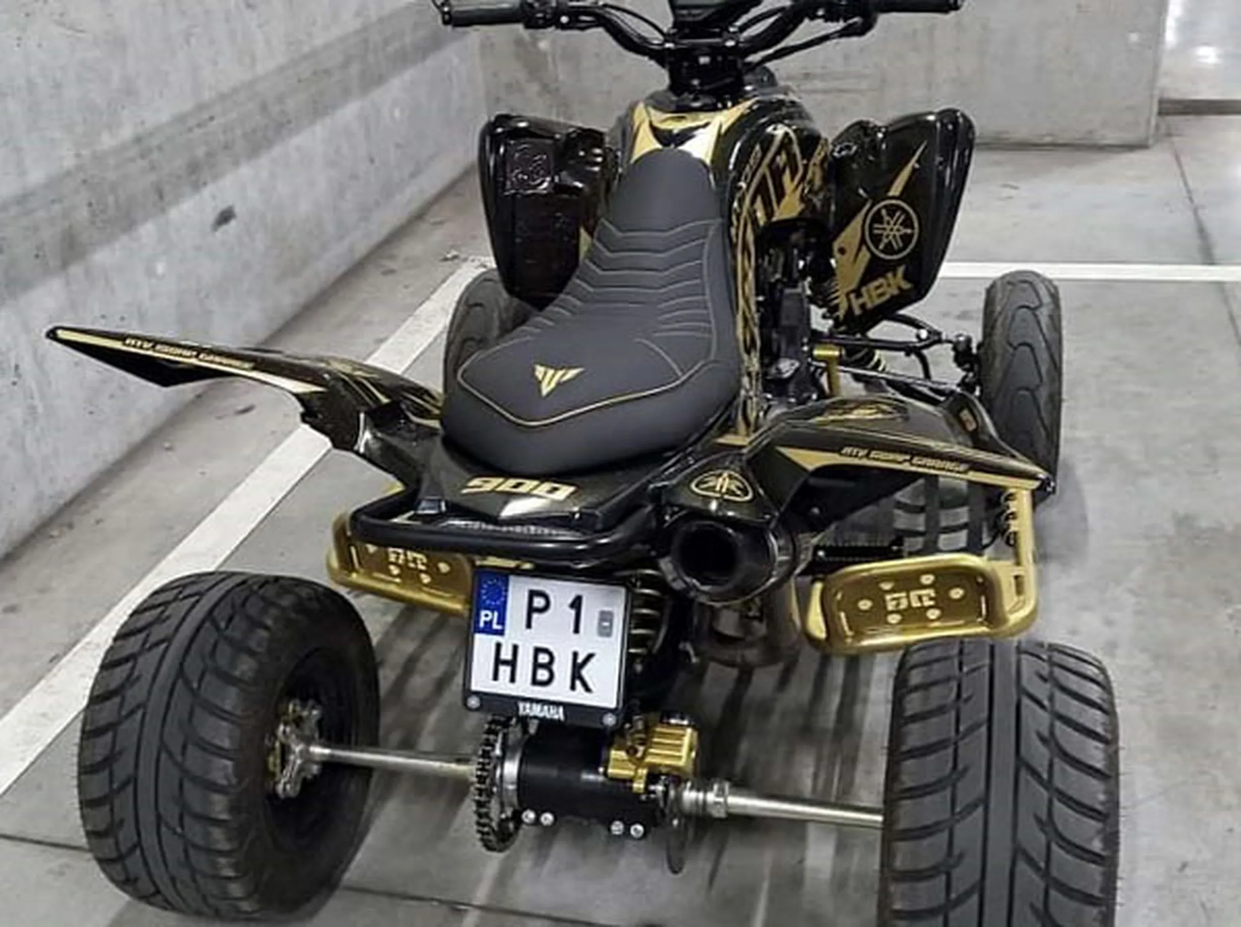 Fajny numer, blacha P1 HBK