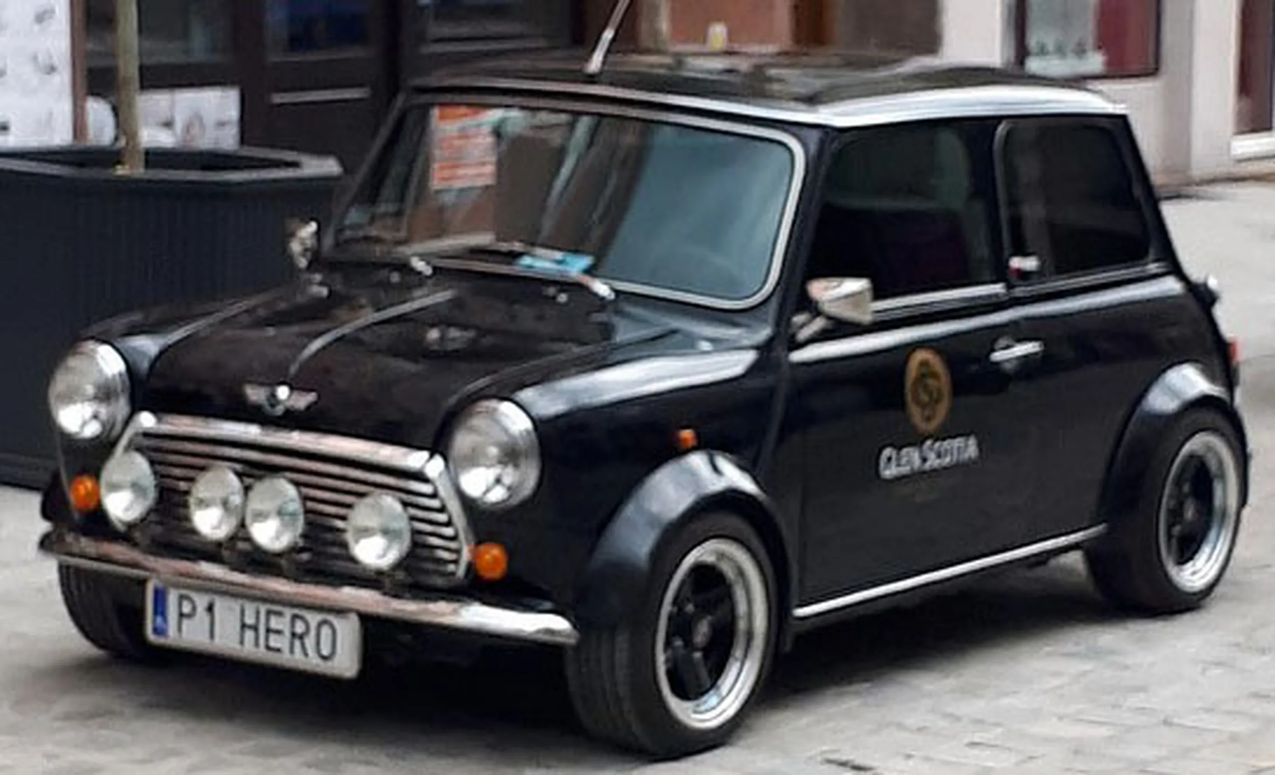 Fajny numer, blacha P1 HERO