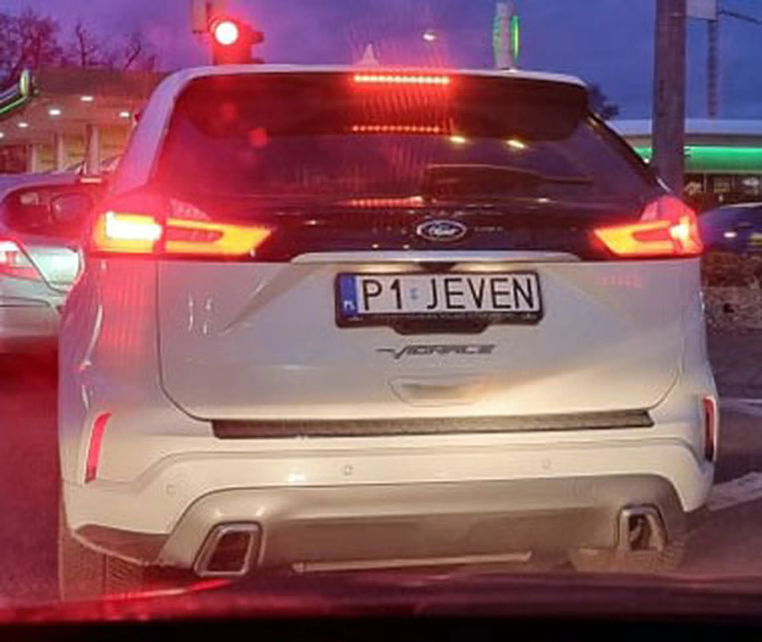 Fajny numer, blacha P1 JEVEN