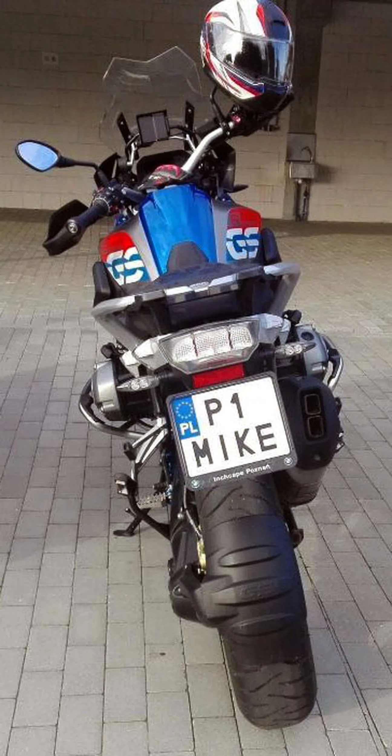 Fajny numer, blacha P1 MIKE