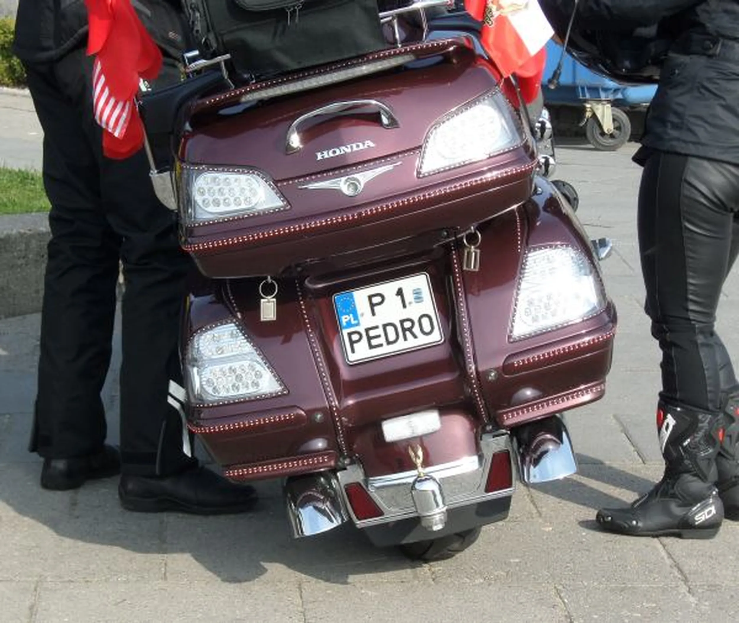 Fajny numer, blacha P1 PEDRO