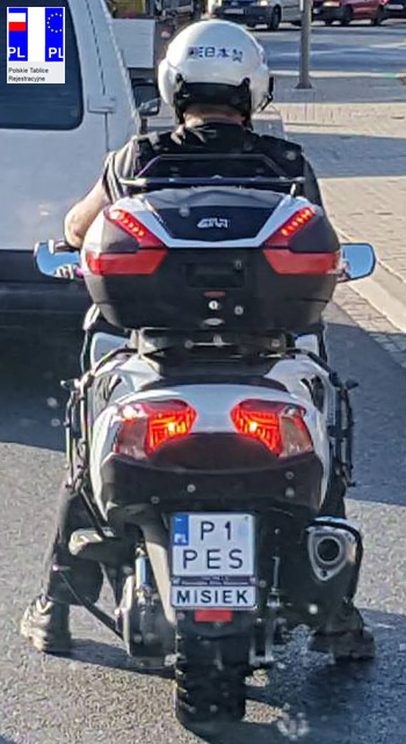 Fajny numer, blacha P1 PES