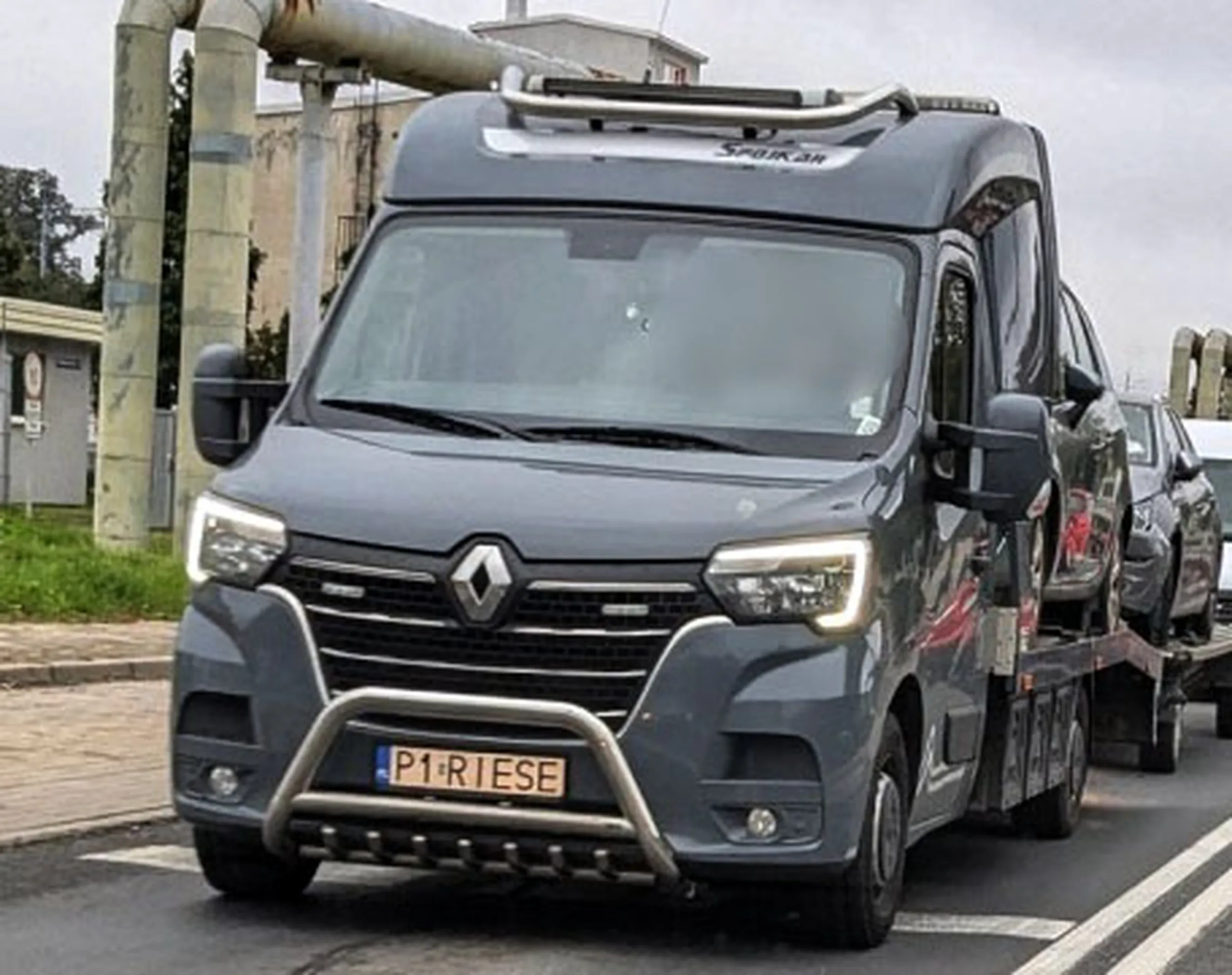 Fajny numer, blacha P1 RIESE