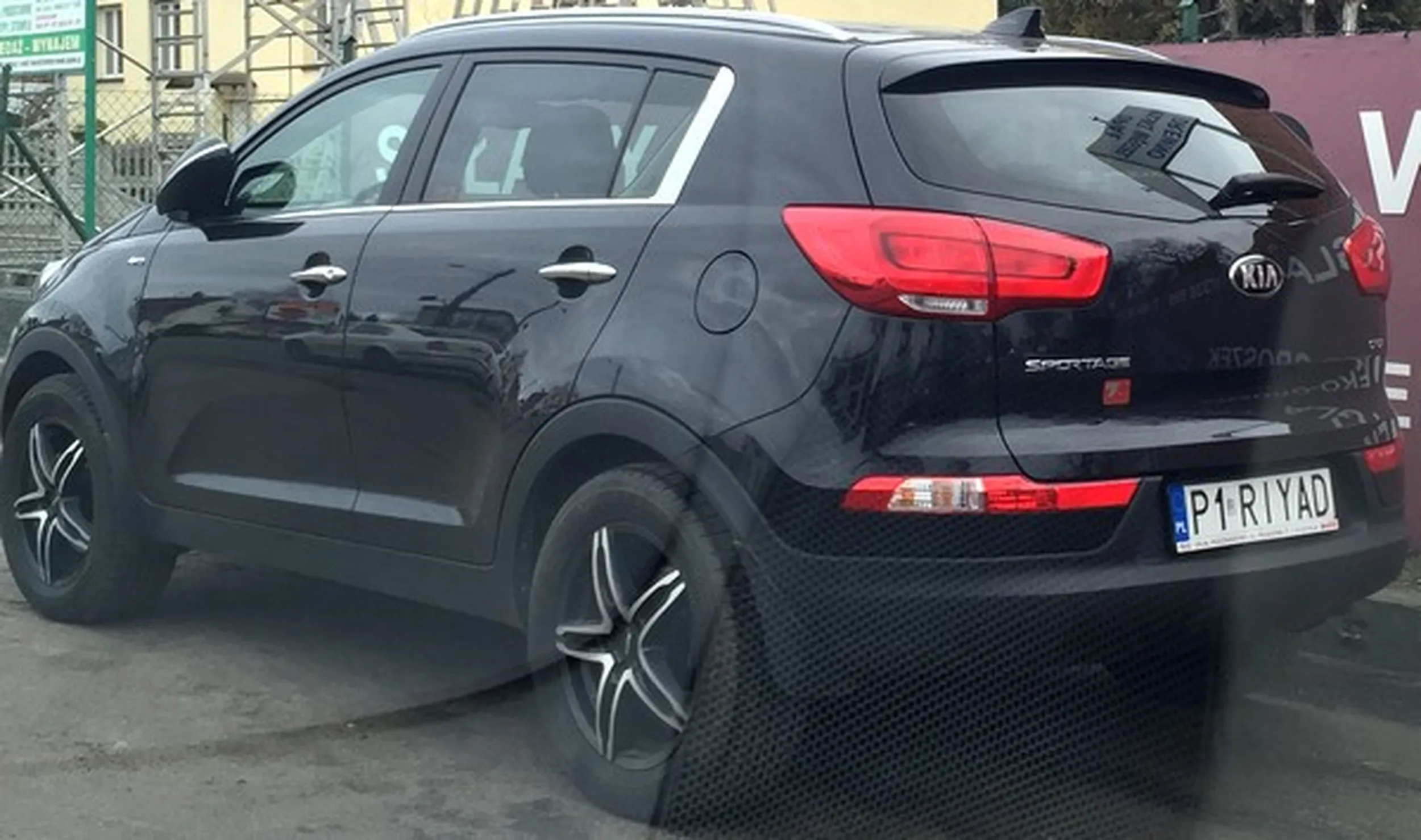 Fajny numer, blacha P1 RIYAD