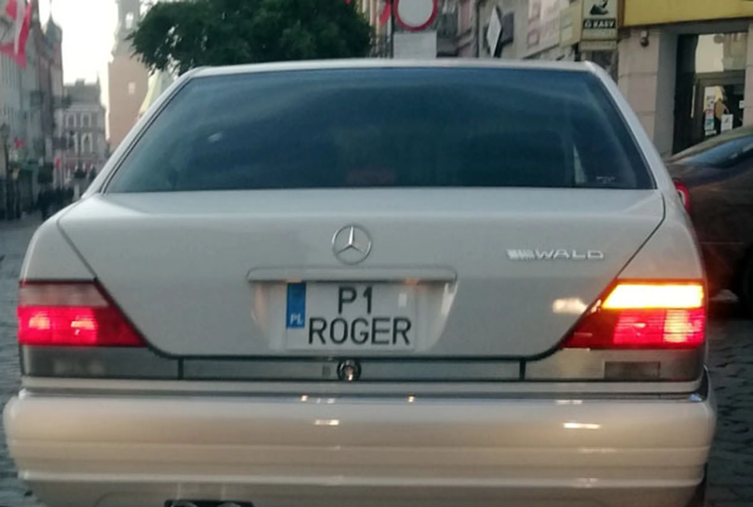 Fajny numer, blacha P1 ROGER