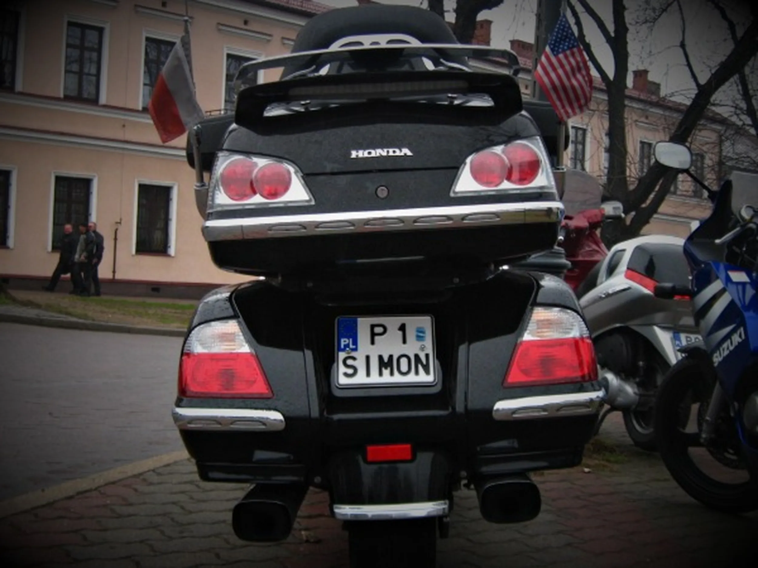 Fajny numer, blacha P1 SIMON