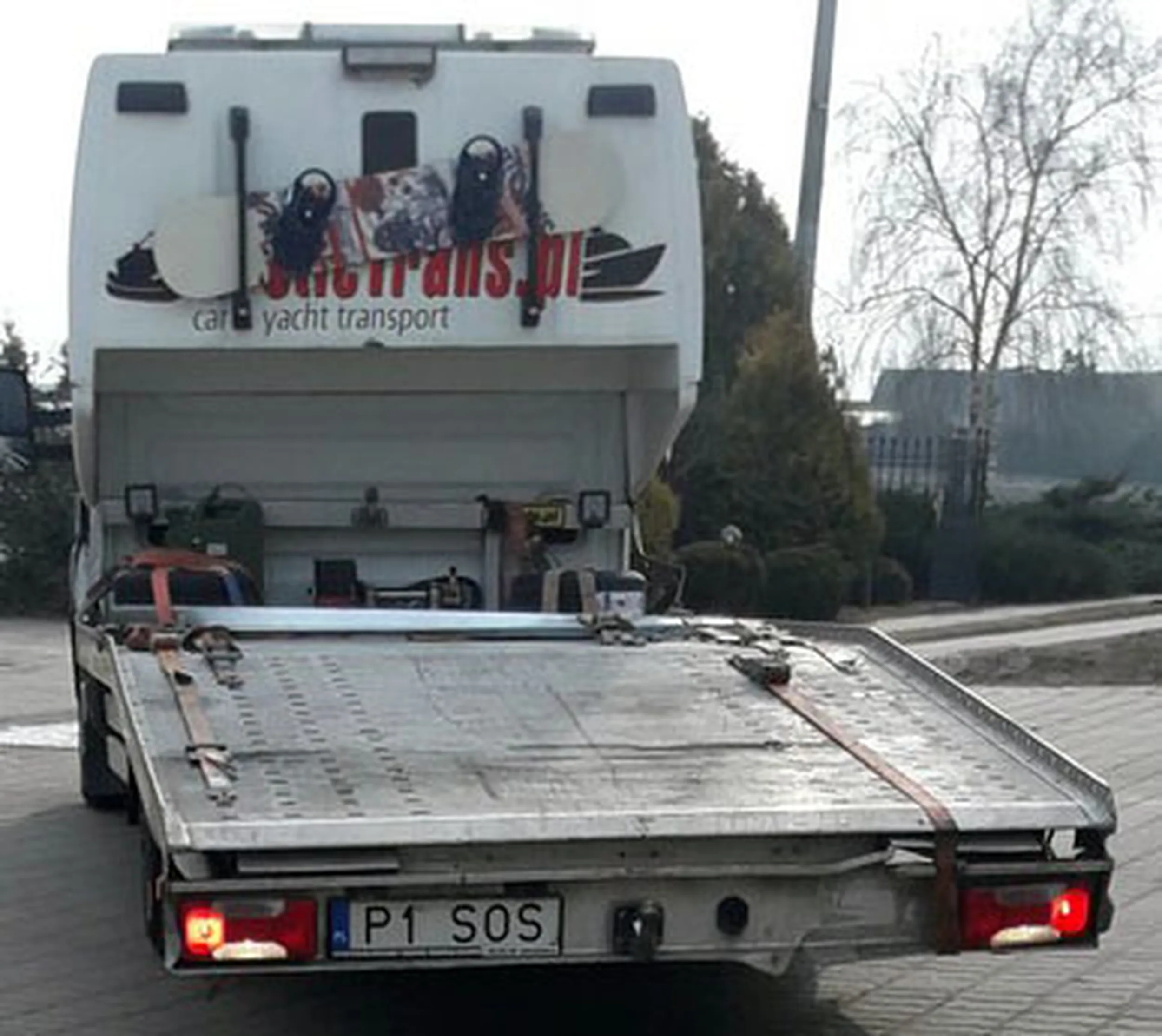 Fajny numer, blacha P1 SOS