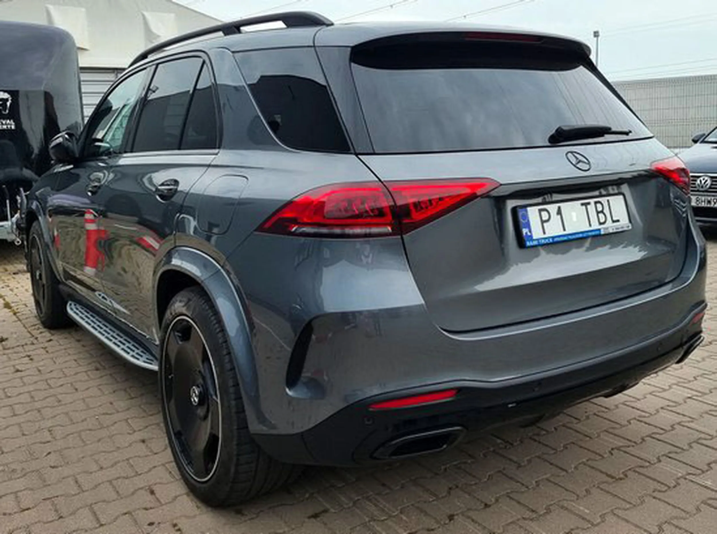 Fajny numer, blacha P1 TBL