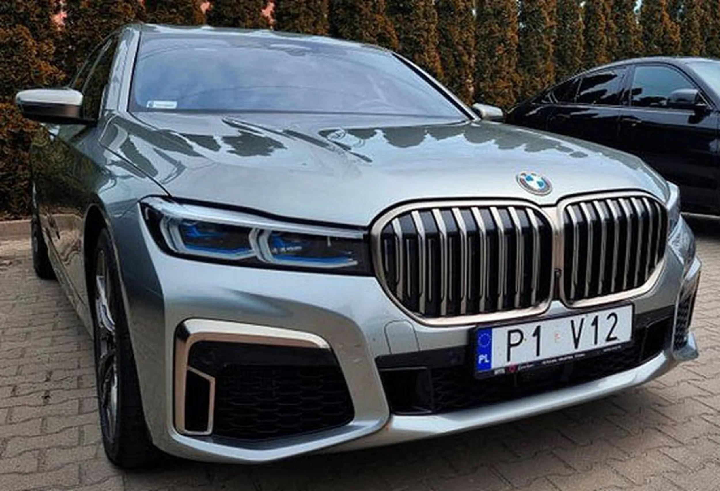 Fajny numer, blacha P1 V12