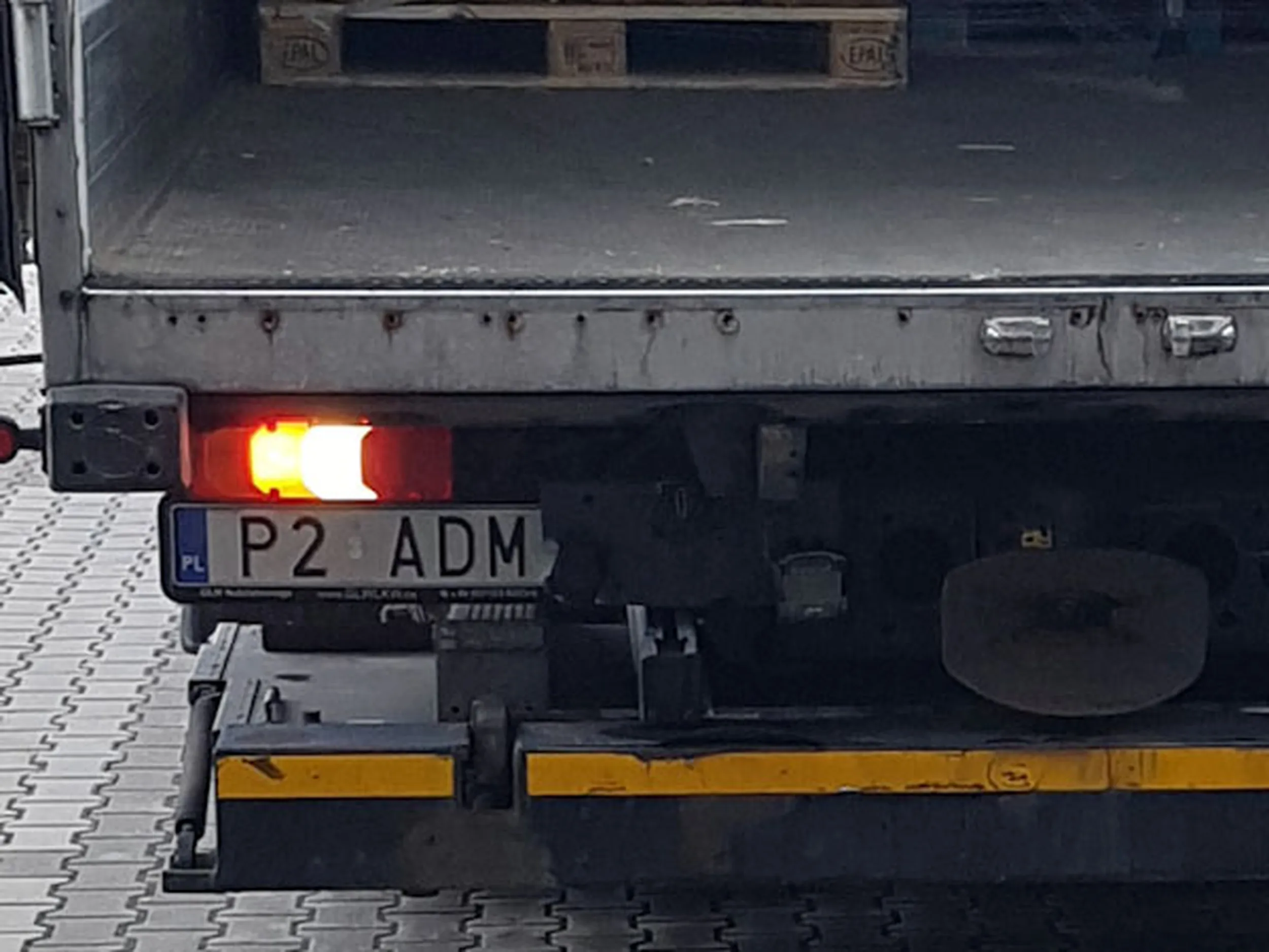 Fajny numer, blacha P2 ADM