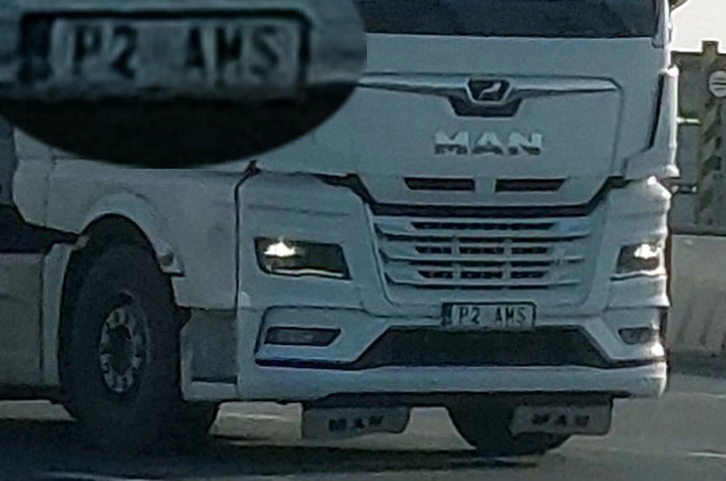 Fajny numer, blacha P2 AMS