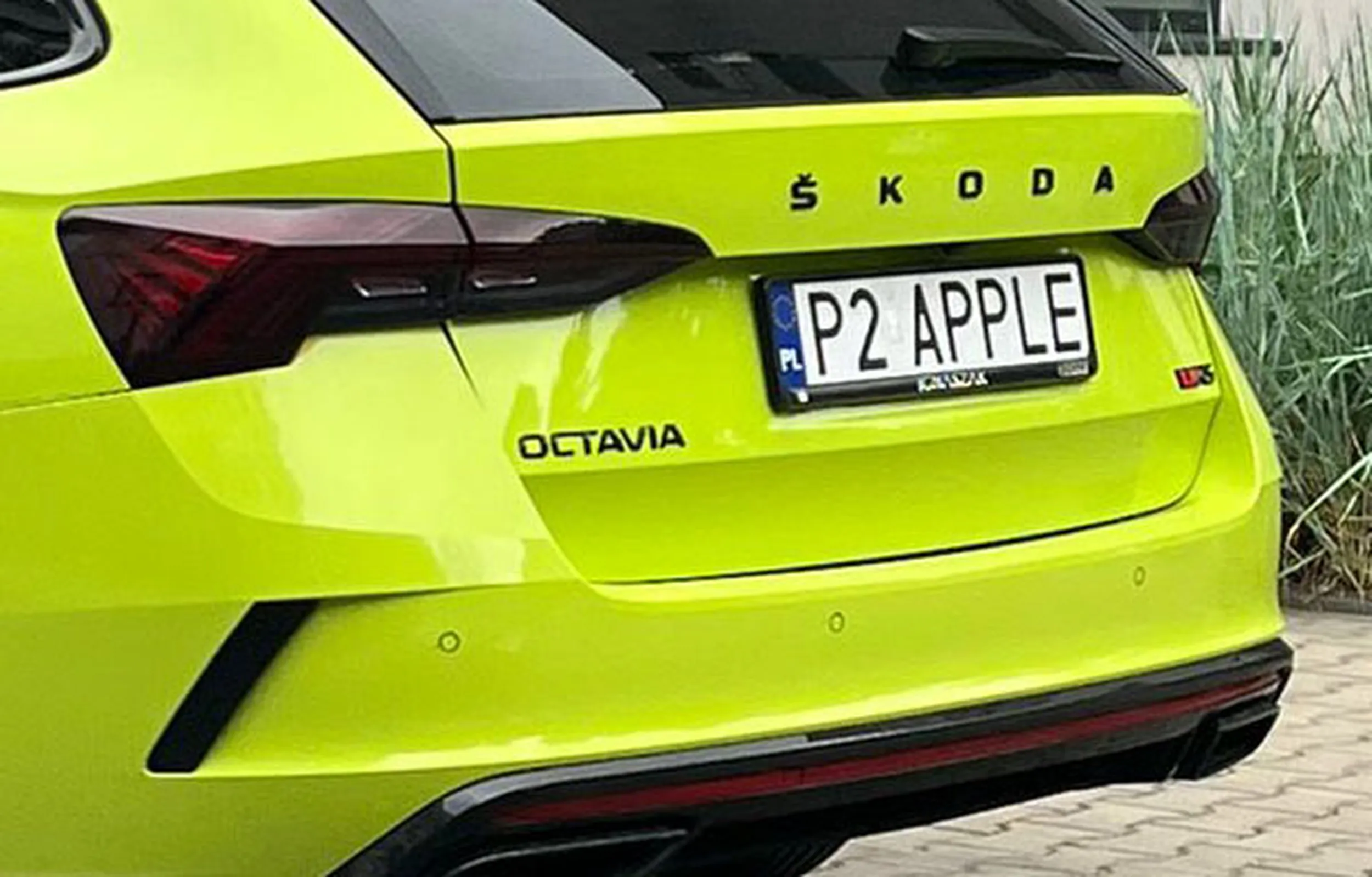 Fajny numer, blacha P2 APPLE