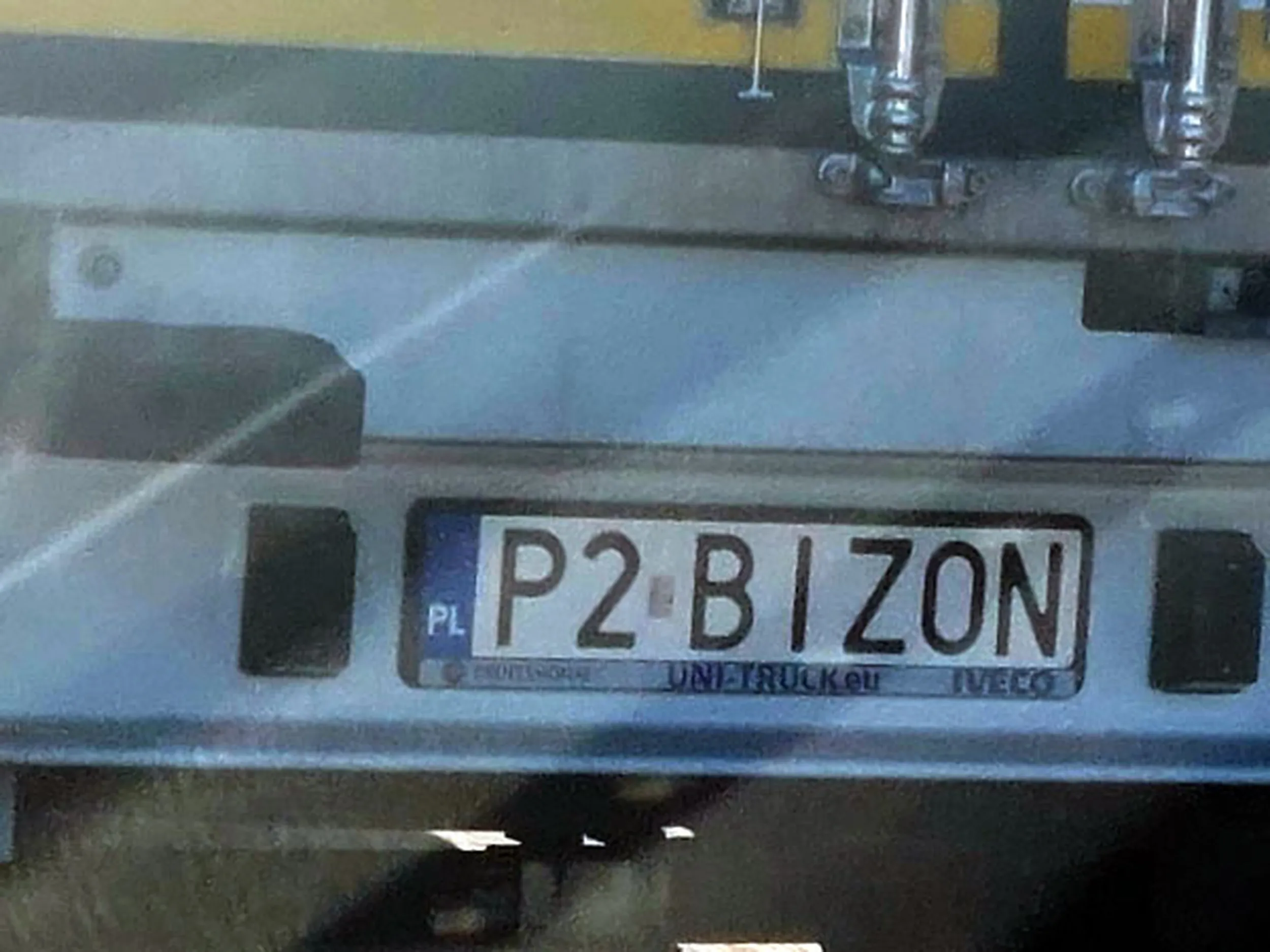 Fajny numer, blacha P2 BIZON