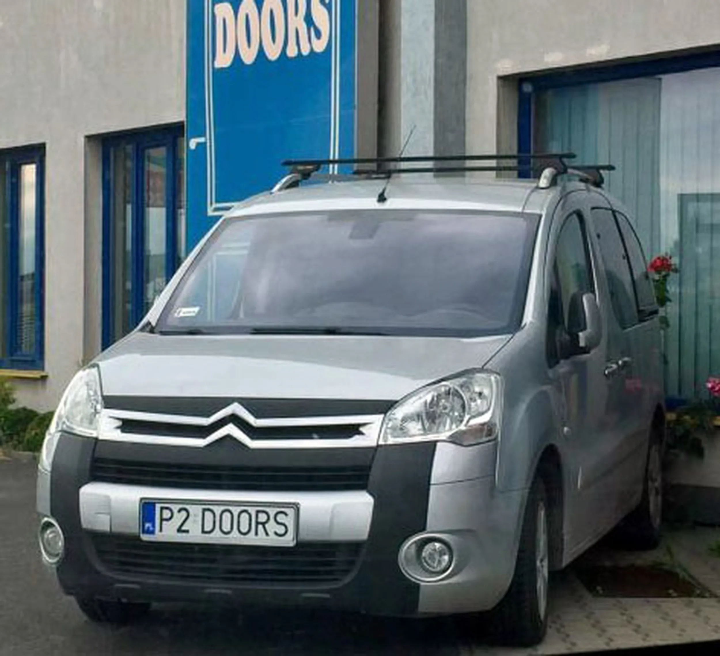 Fajny numer, blacha P2 DOORS